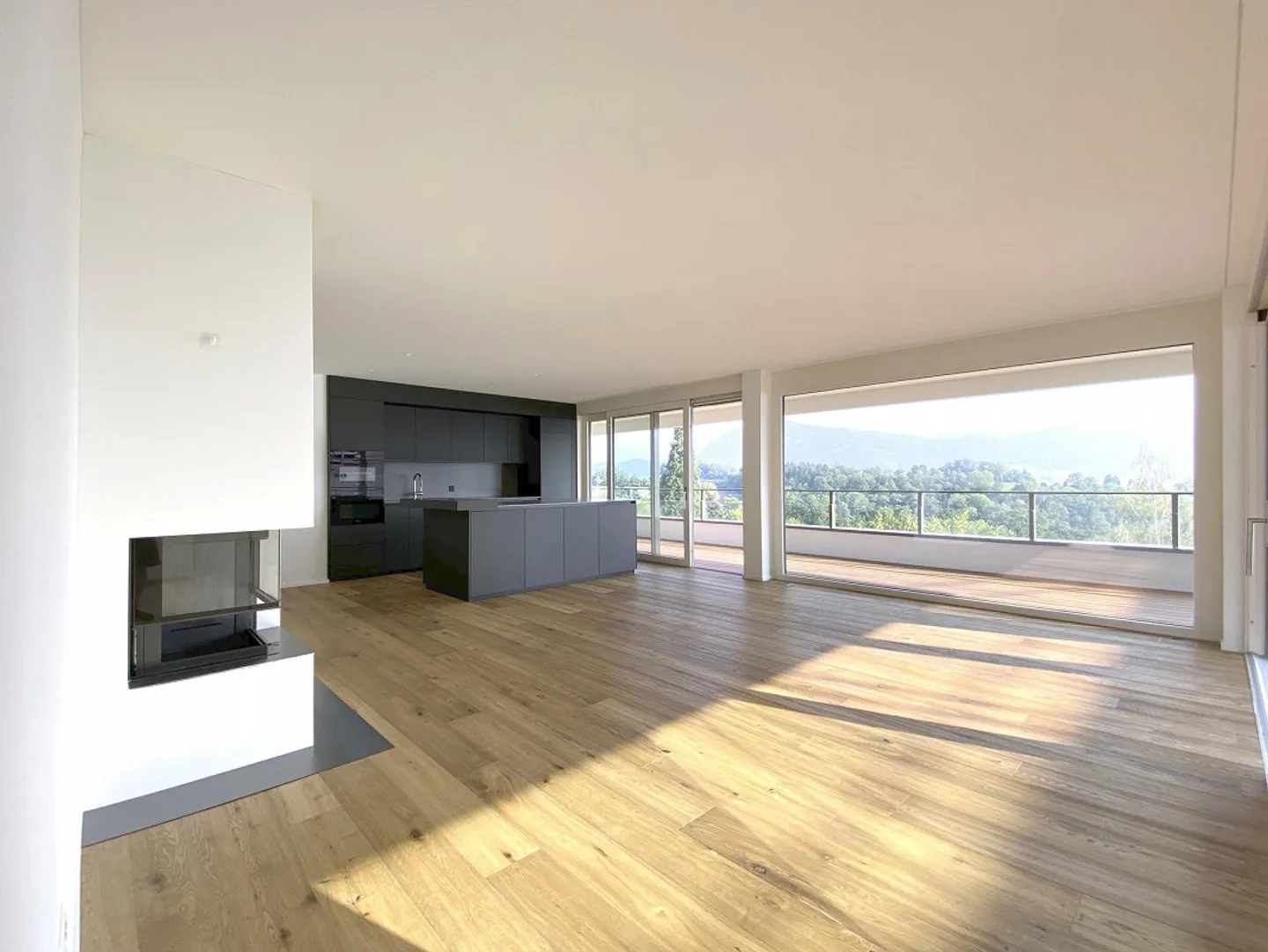 Stilvolles Wohnen mit Weitblick - Foto 3 von 11