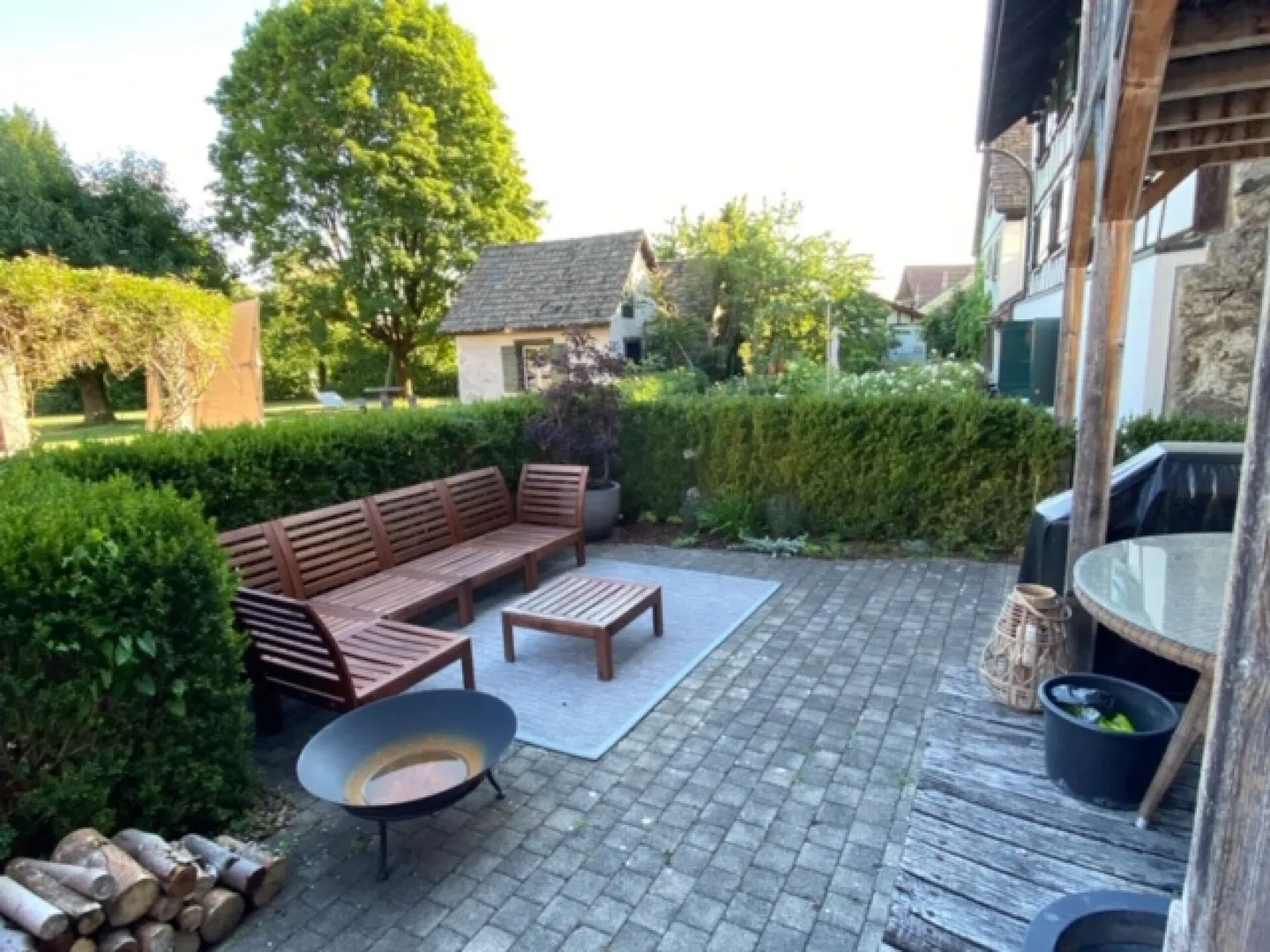 Beautiful Ground Floor Maisonette with Cozy Garden Seating Area - Photo 1 of 5