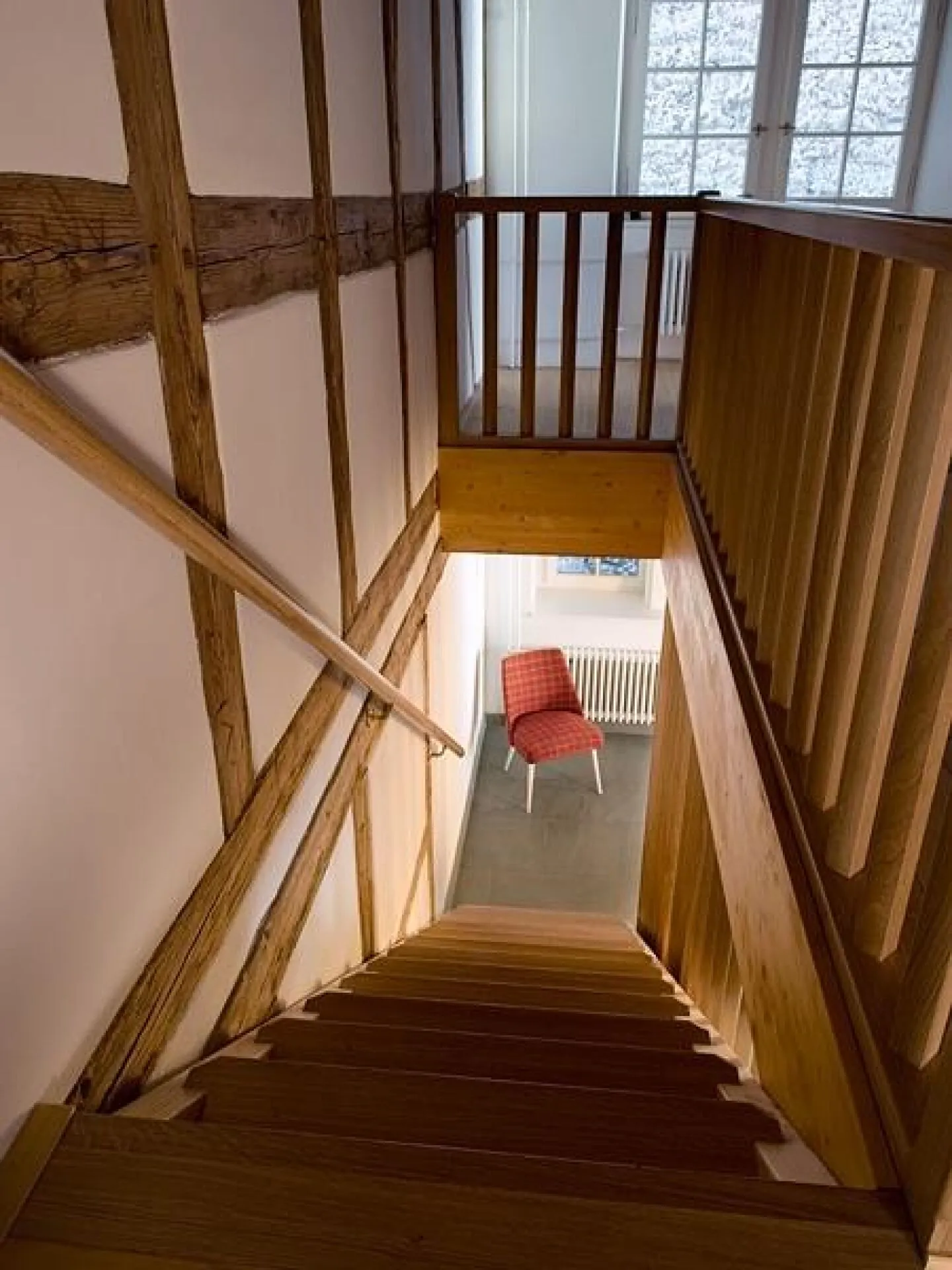 Beautiful Ground Floor Maisonette with Cozy Garden Seating Area - Photo 3 of 5