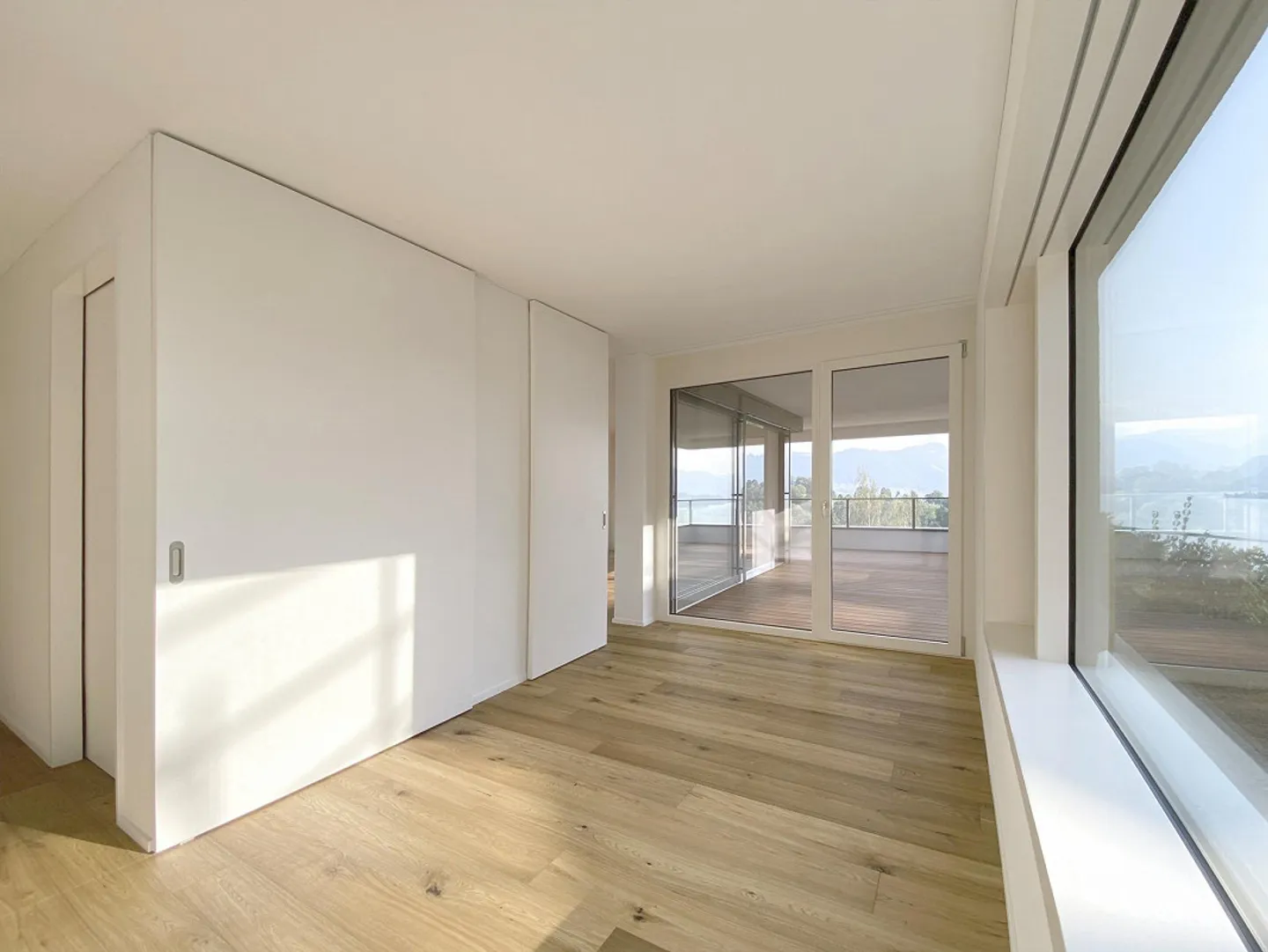 Stilvolles Wohnen mit Weitblick - Foto 7 von 11