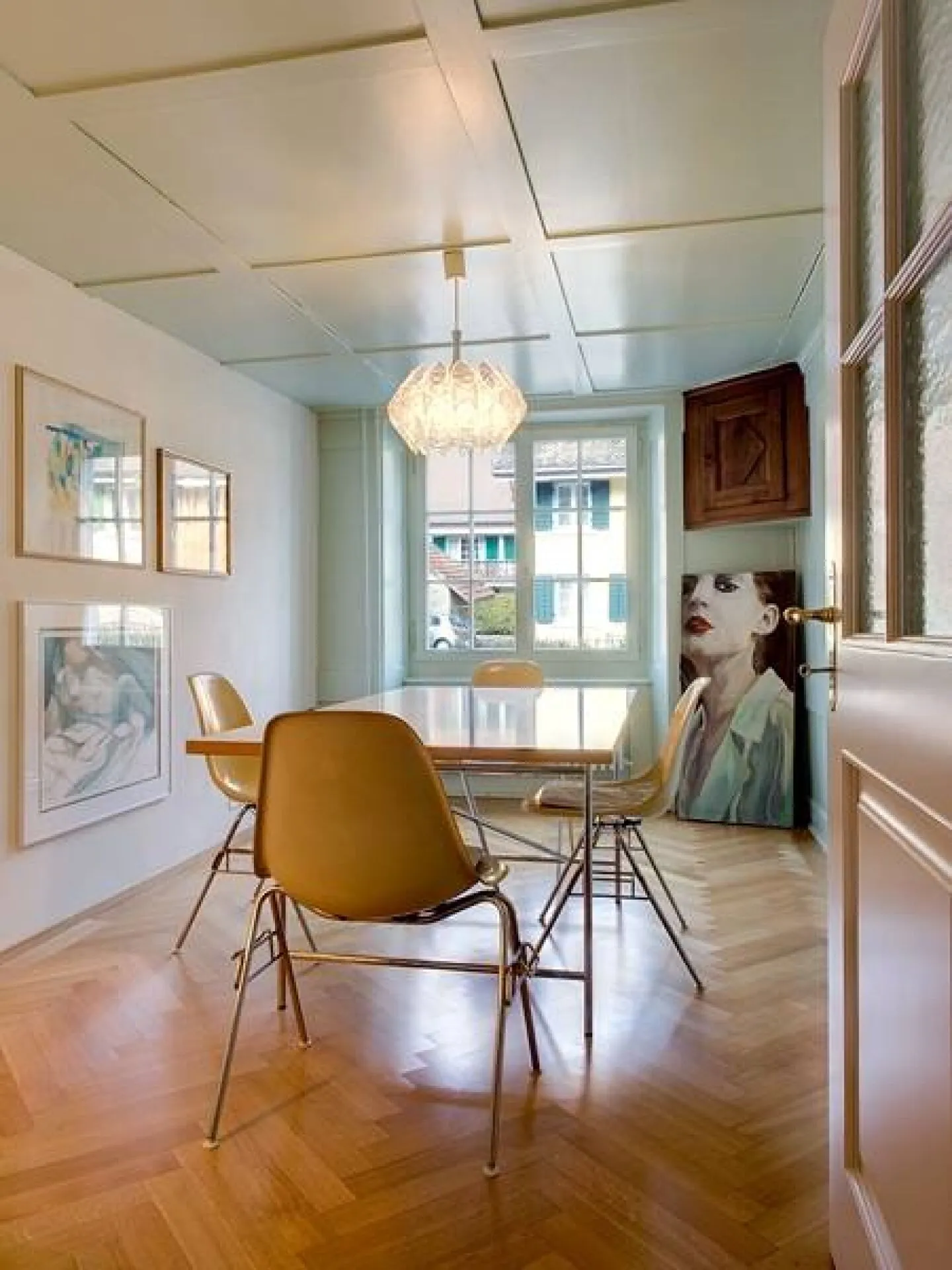 Beautiful Ground Floor Maisonette with Cozy Garden Seating Area - Photo 4 of 5