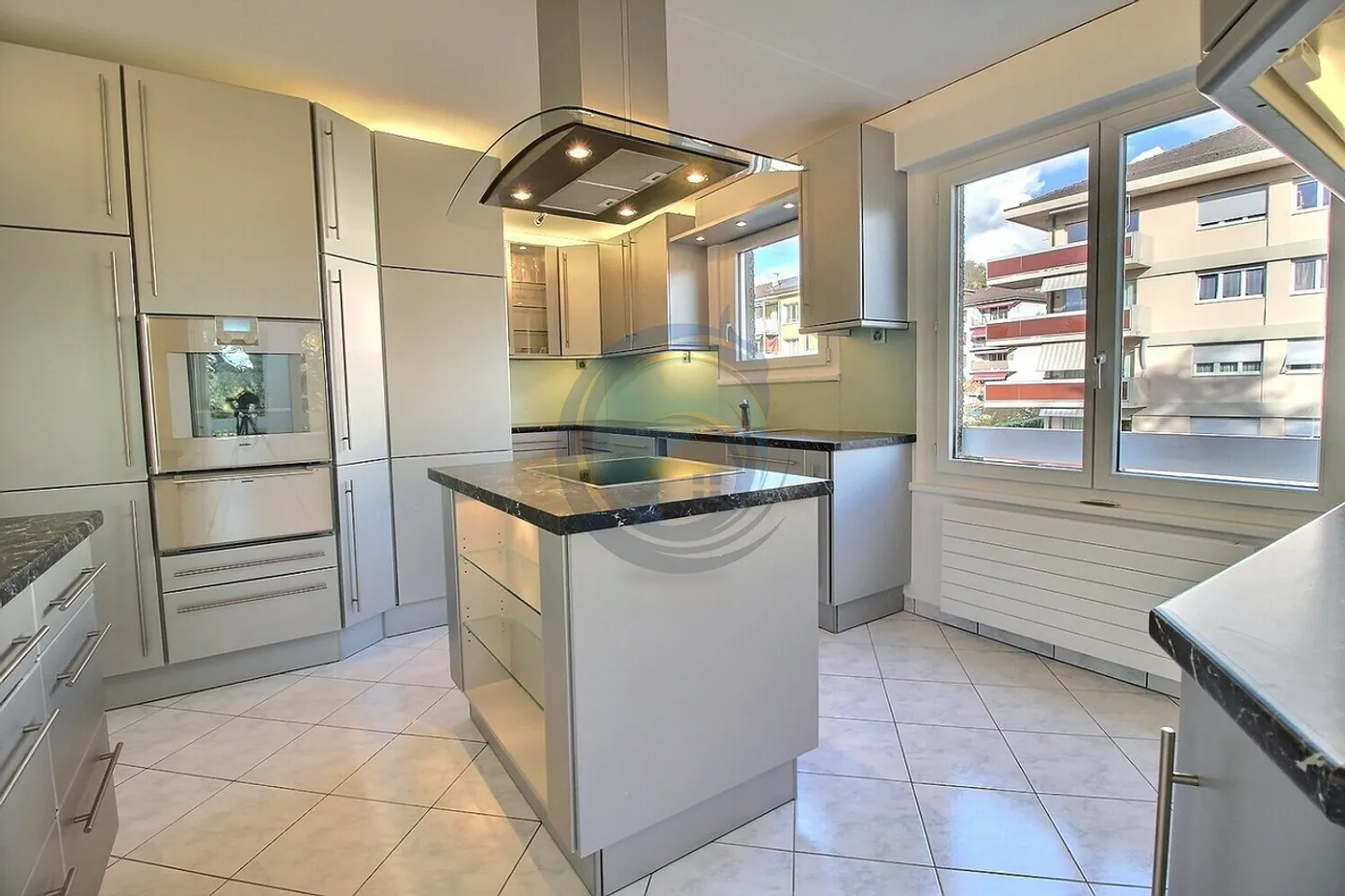 GERÄUMIGE 5,5-ZIMMER-WOHNUNG MIT BALKON - OBERSTE ETAGE - Foto 3 von 14