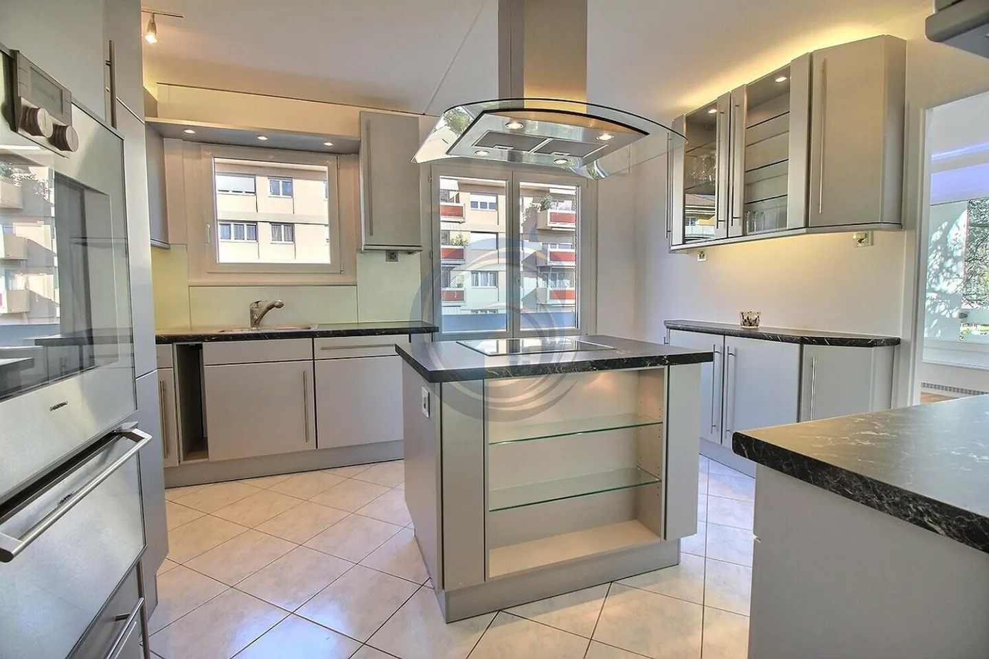 GERÄUMIGE 5,5-ZIMMER-WOHNUNG MIT BALKON - OBERSTE ETAGE - Foto 4 von 14