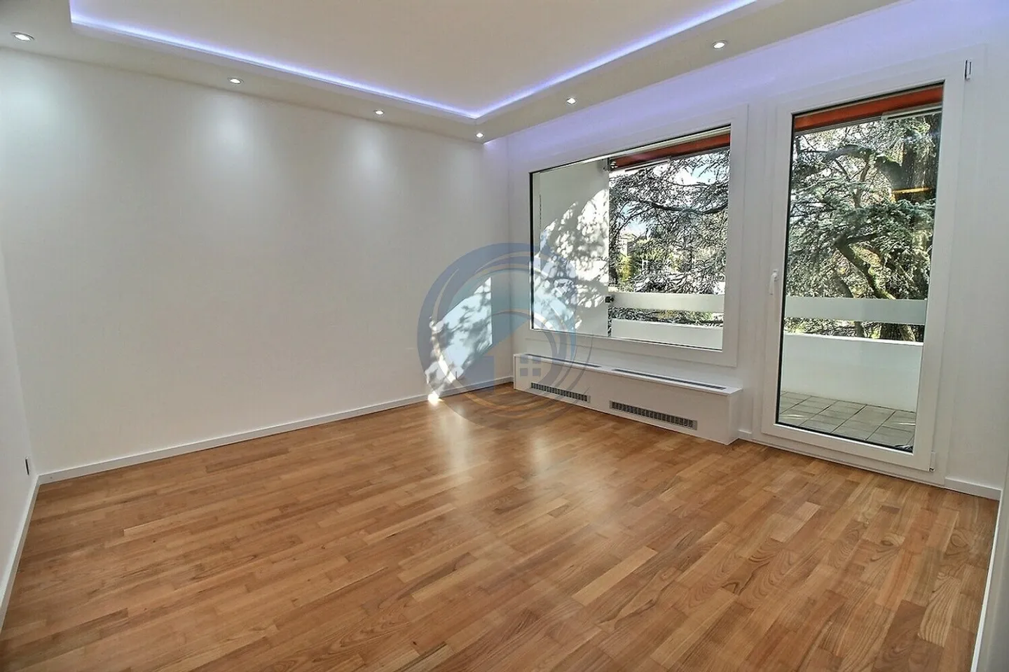 GERÄUMIGE 5,5-ZIMMER-WOHNUNG MIT BALKON - OBERSTE ETAGE - Foto 2 von 14