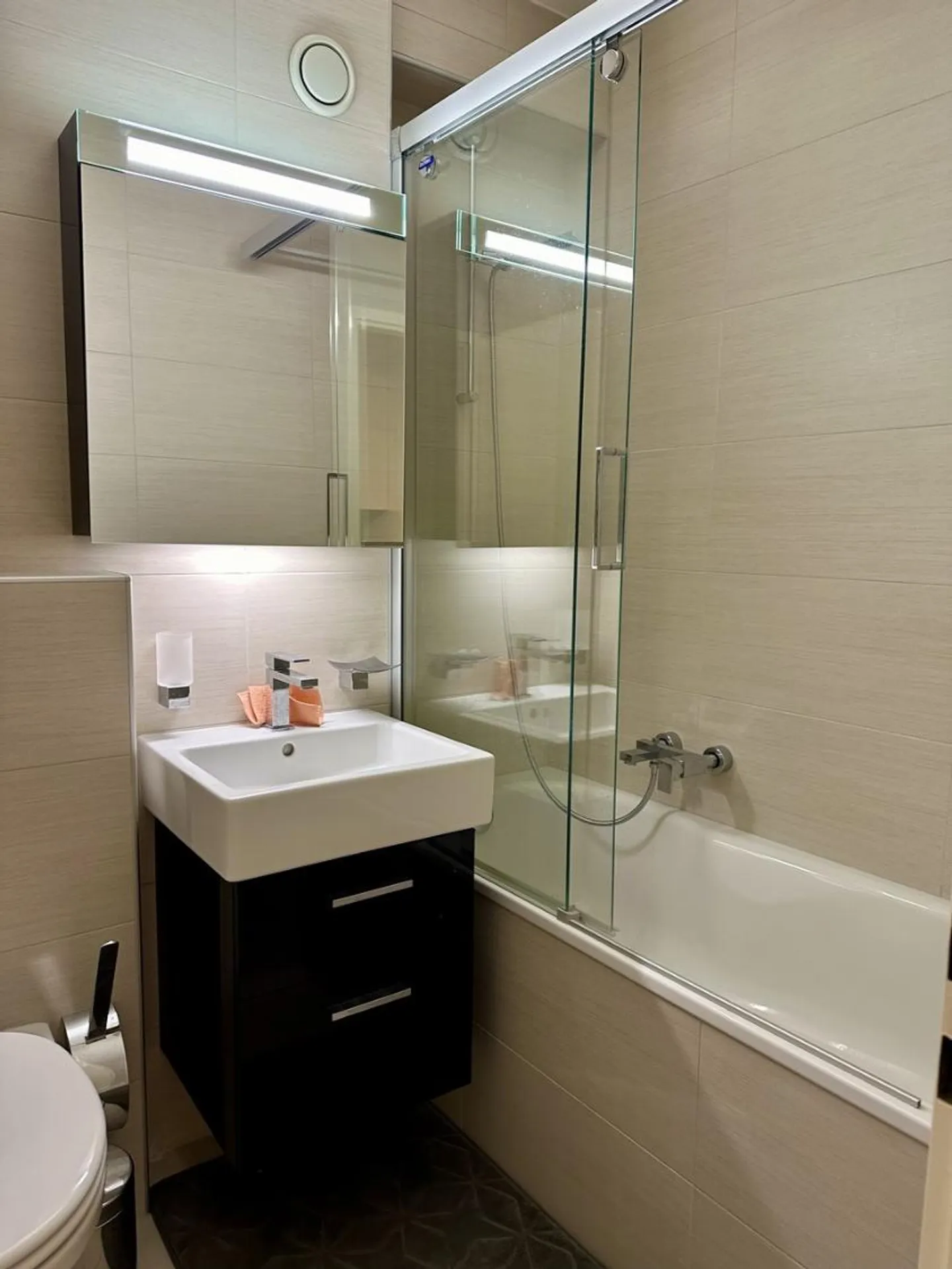 Incantevole studio nel centro di Montana. Disponibile dal 1/06/2026 - Foto 4 di 6