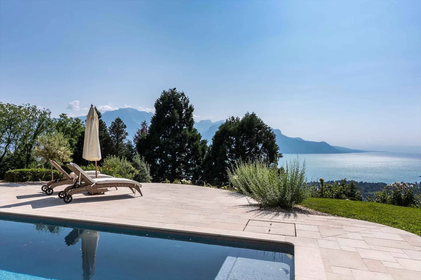 Villa di charme con piscina e vista panoramica - Foto 2 di 7