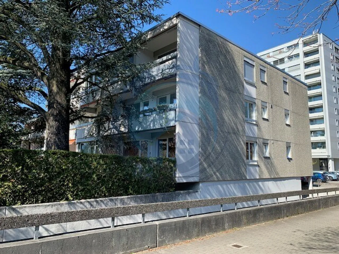 GERÄUMIGE 5,5-ZIMMER-WOHNUNG MIT BALKON - OBERSTE ETAGE - Foto 13 von 14