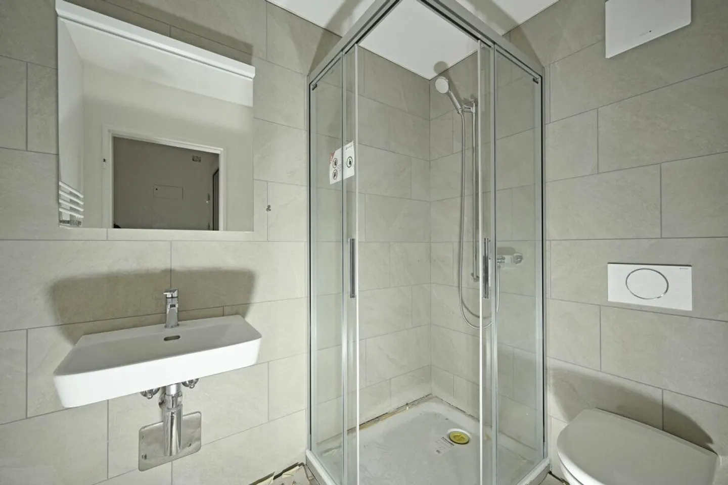 Arriver & se sentir bien - appartements rénovés de 3,5 pièces à Jegenstorf - Photo 2 sur 5