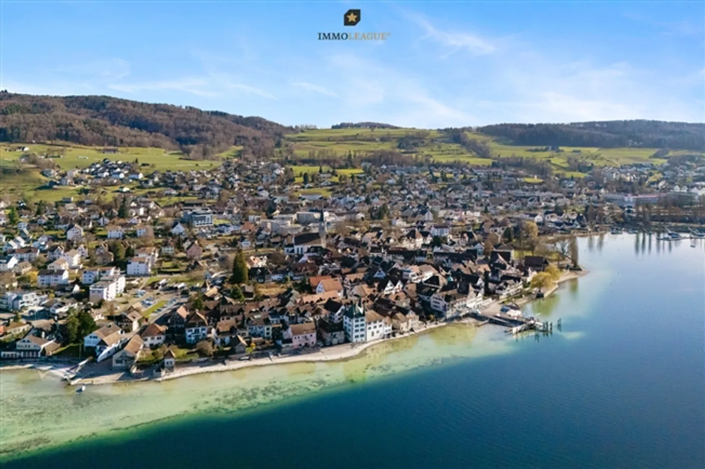 Un joyau rare avec un accès direct au lac. - Photo 7 sur 11