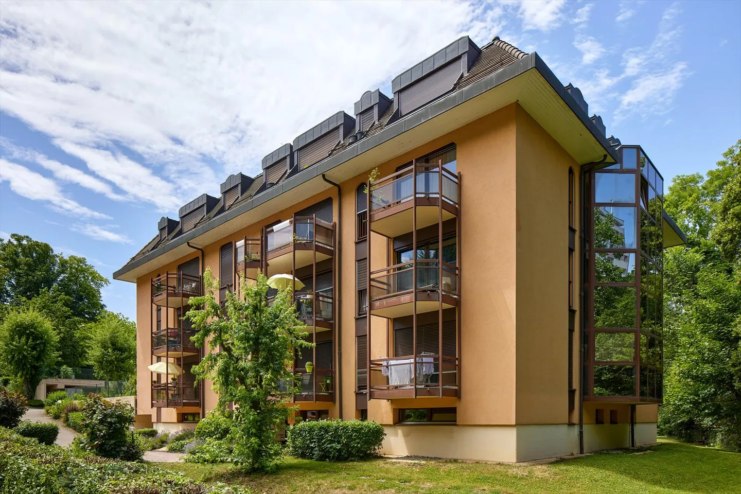 2-room apartment - Photo 1 of 3