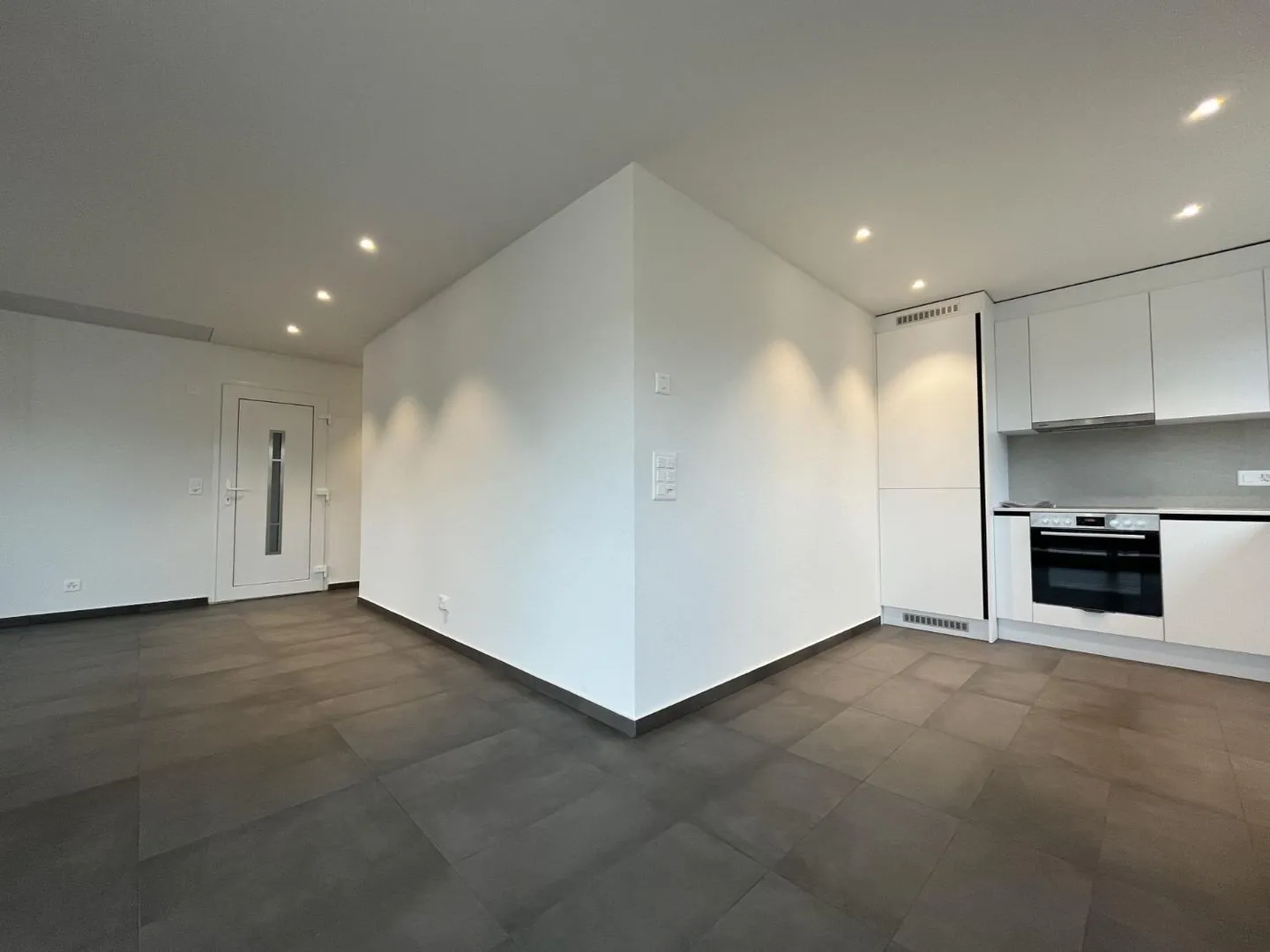 NEU, MODERN, MIT LOGGIA - Foto 4 di 12