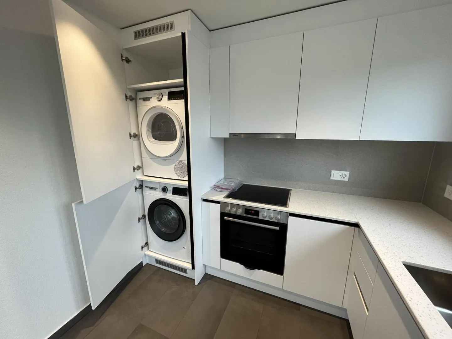 NEU, MODERN, MIT LOGGIA - Foto 7 di 12