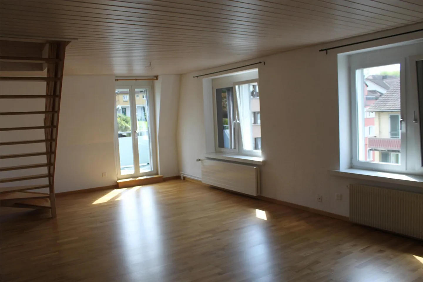 Penthouse avec ascenseur et climatisation - Photo 2 sur 25
