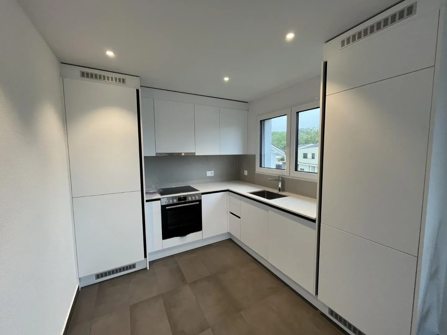 NEU, MODERN, MIT LOGGIA - Foto 5 di 12