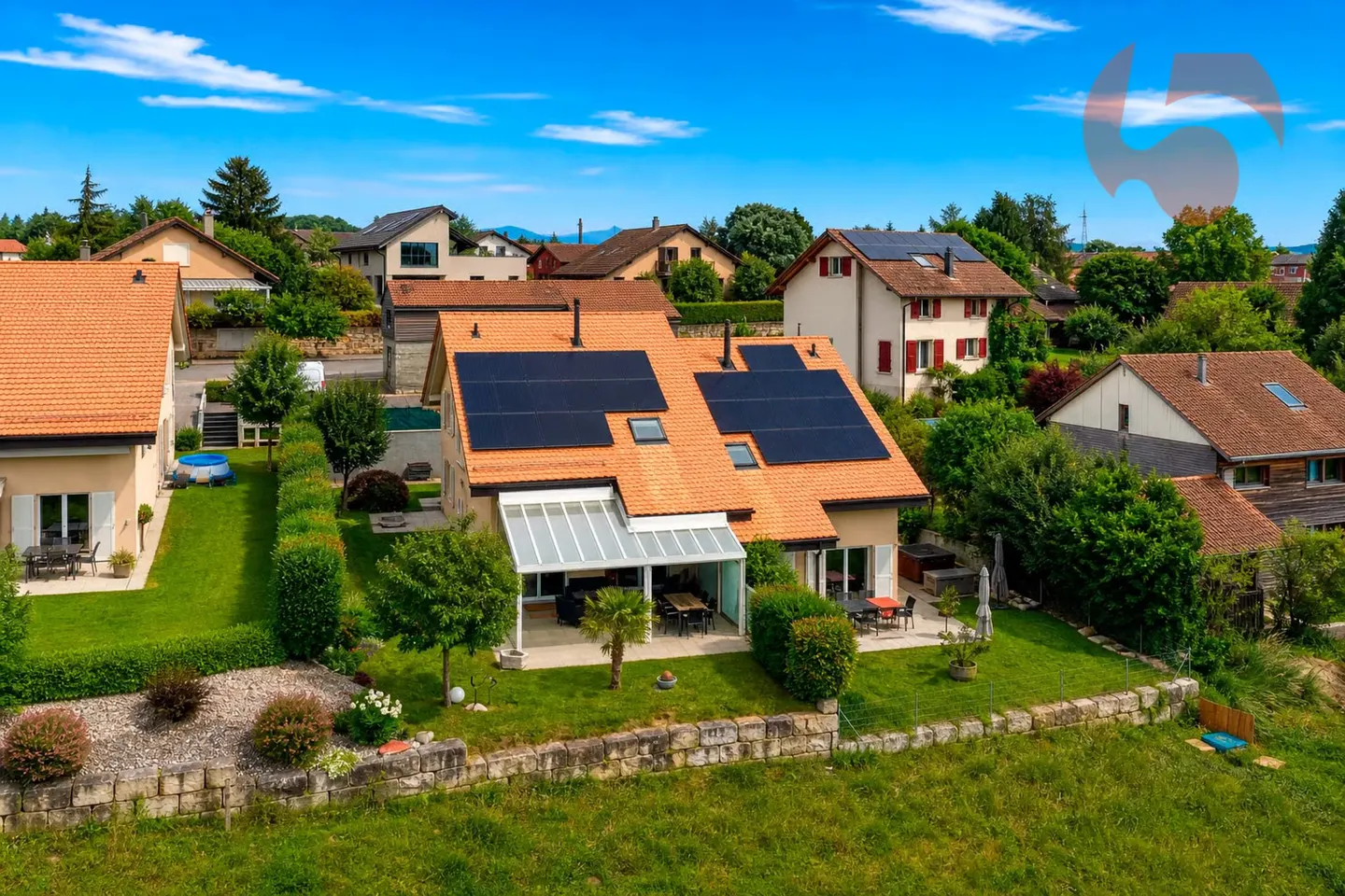 Magnifica villa di 4,5 stanze con vista panoramica sul Giura e sulla campagna circostante - Foto 3 di 13