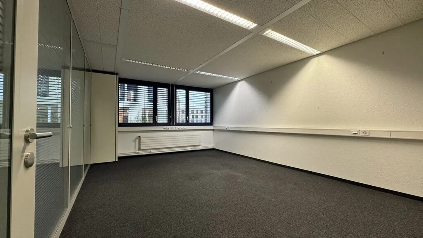 Office space of 93m2 just steps from downtown Morges - Photo 3 of 3