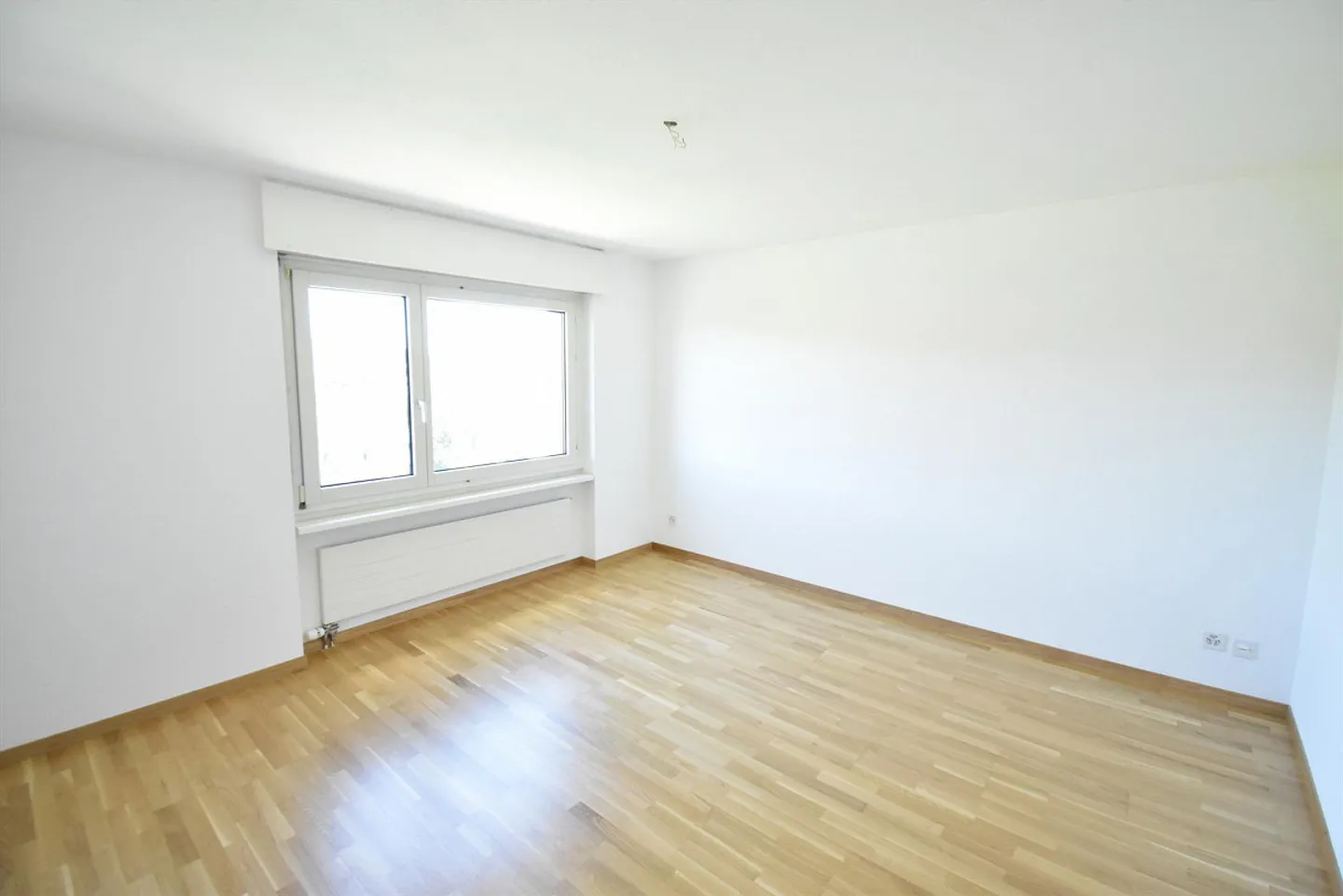 Vivre avec vue sur la verdure, appartement de 3,5 pièces à l'ouest de la ville - Photo 3 sur 7