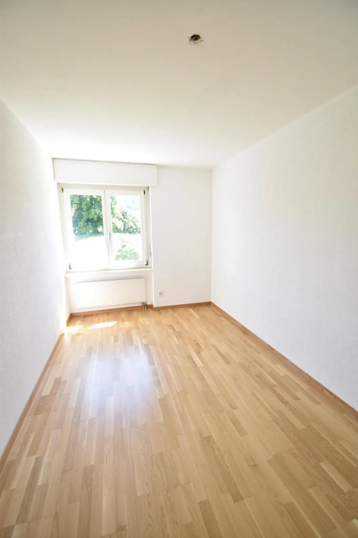 Vivre avec vue sur la verdure, appartement de 3,5 pièces à l'ouest de la ville - Photo 4 sur 7