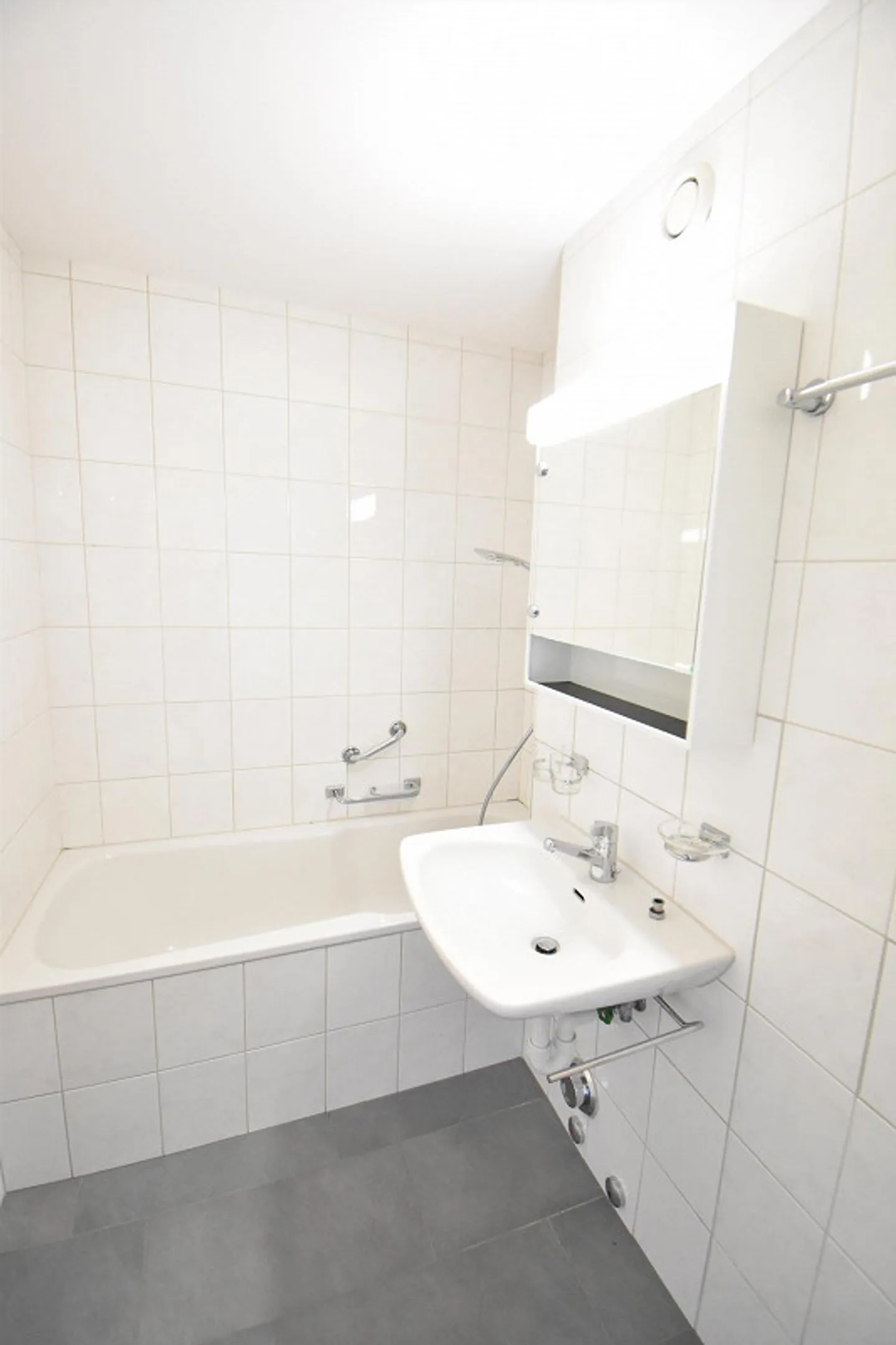 Vivre avec vue sur la verdure, appartement de 3,5 pièces à l'ouest de la ville - Photo 6 sur 7