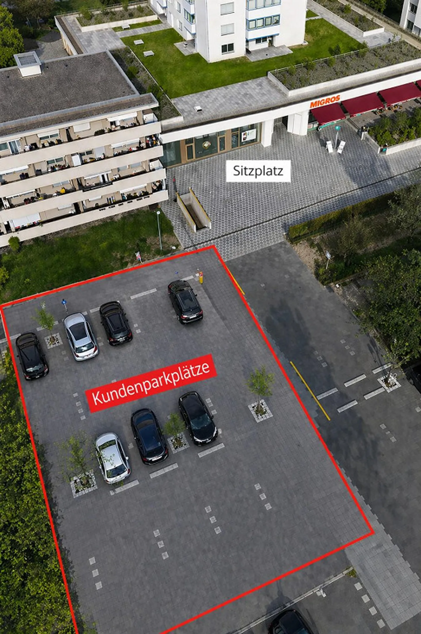 Attractive commercial space with large window front in Spreitenbach - Photo 2 of 11