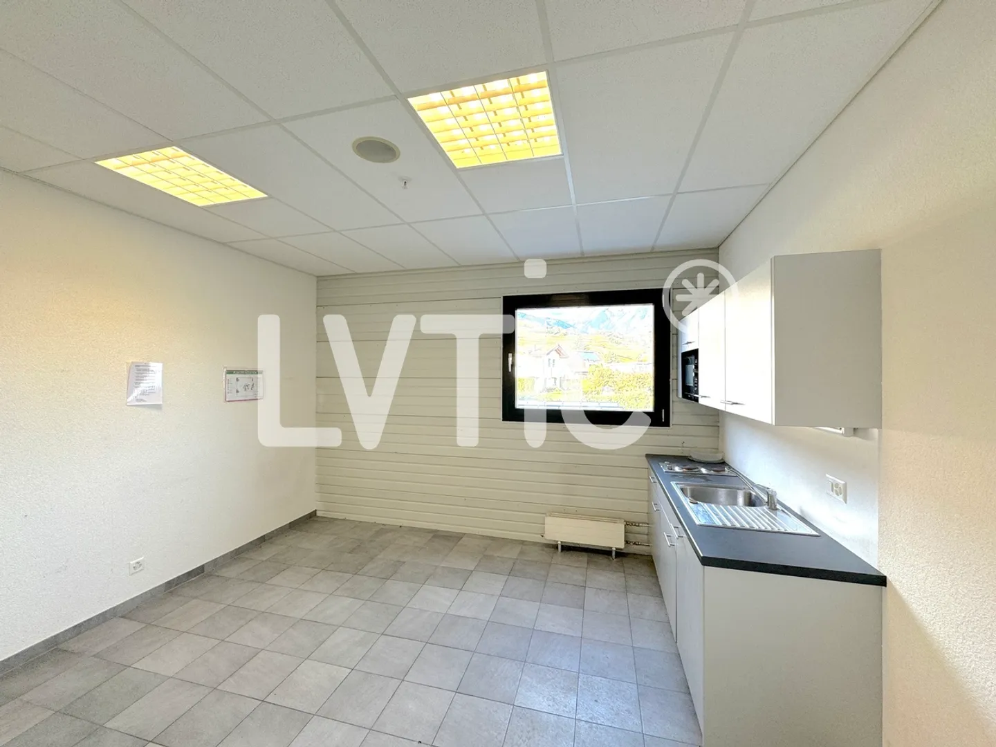 Showroom, Büros, Räumlichkeiten von 250 m2 zur Miete in Conthey - Foto 5 von 9