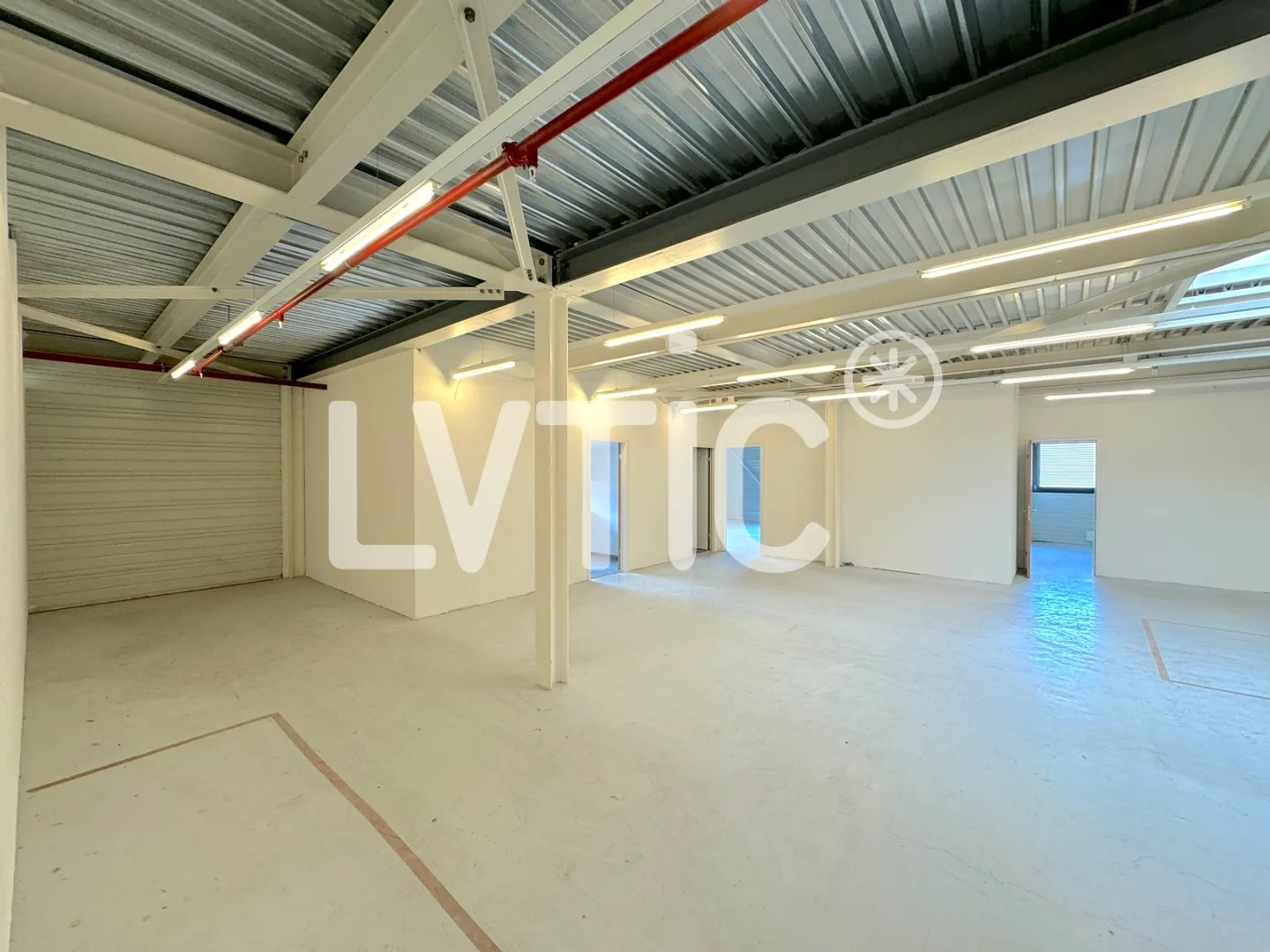 Showroom, Büros, Räumlichkeiten von 250 m2 zur Miete in Conthey - Foto 2 von 9