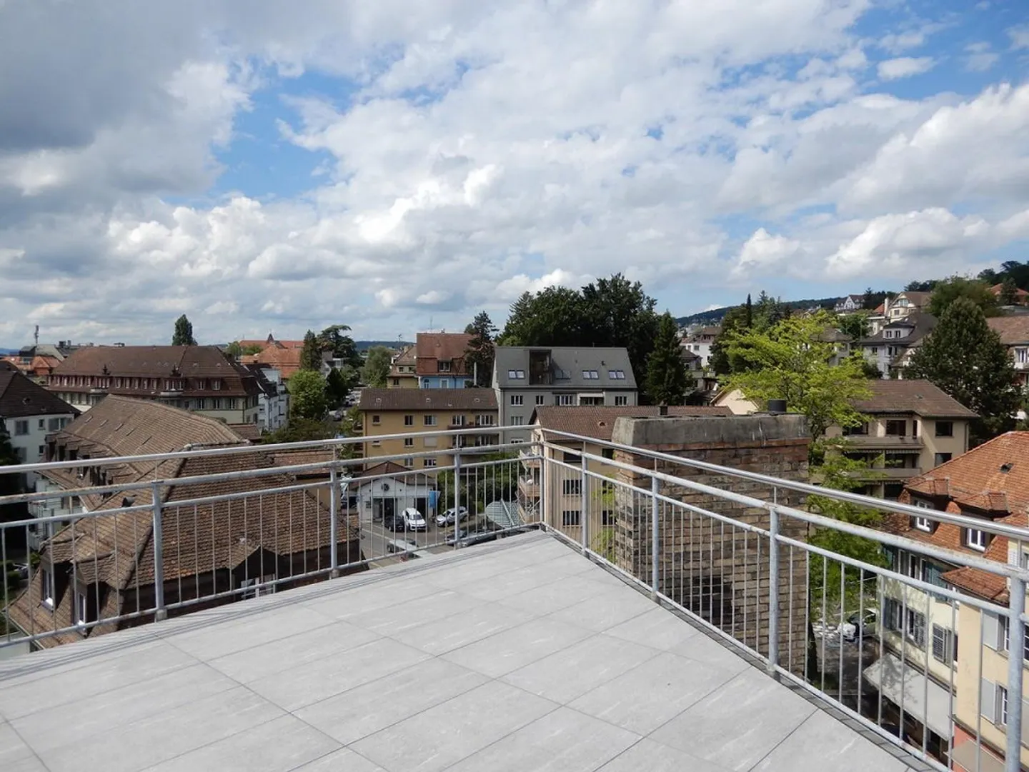 Nouvellement rénové avec grande terrasse en tourelle et vue magnifique - Photo 9 sur 9