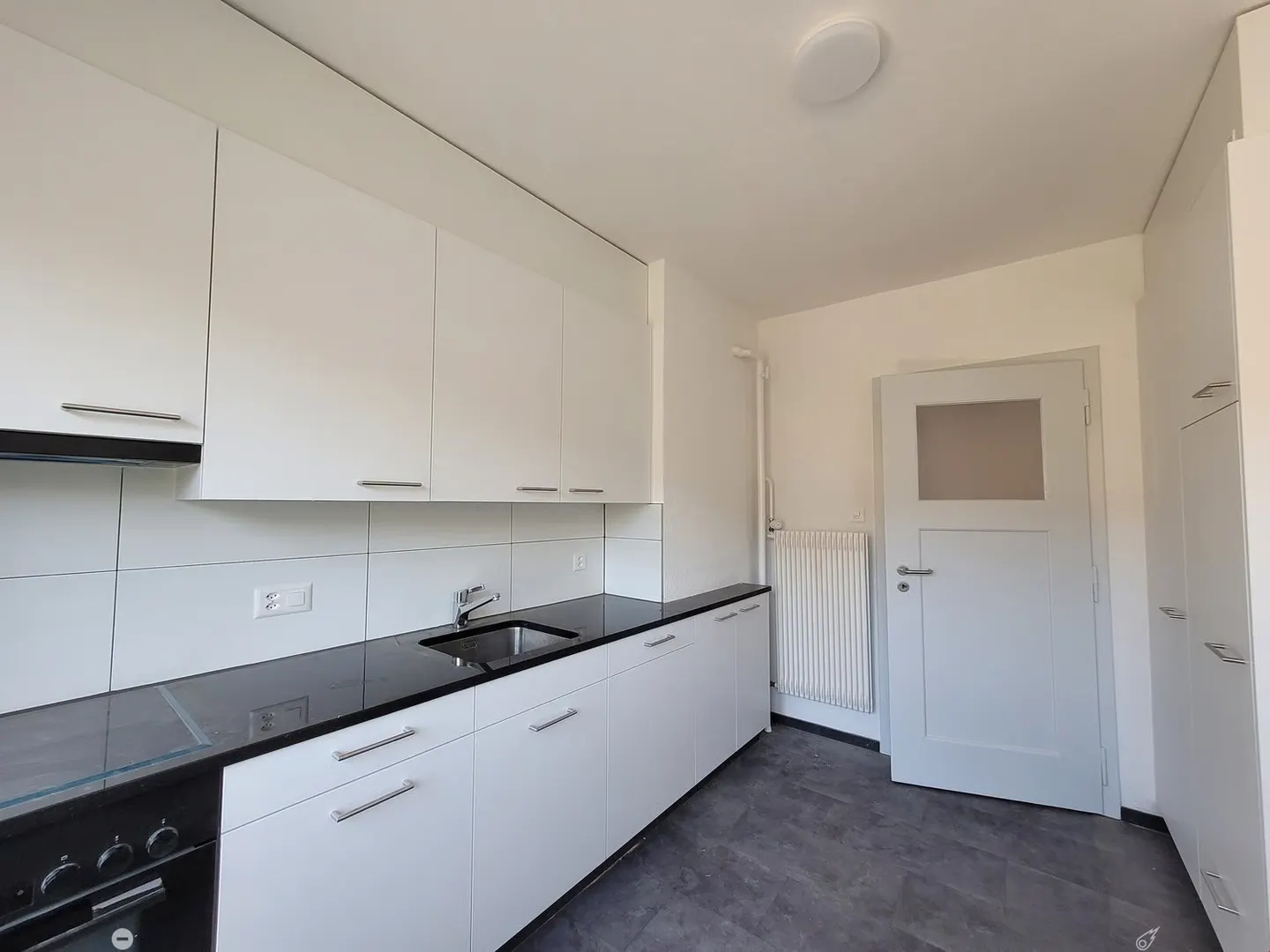 Bright 3-room apartment with two balconies - Photo 4 of 13
