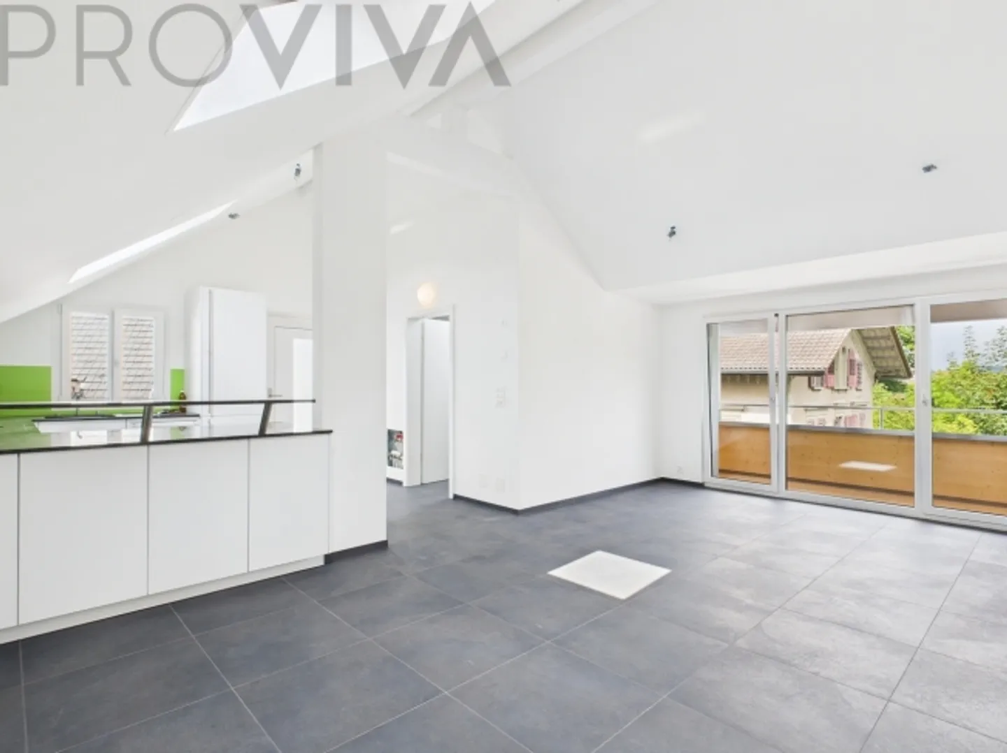 new, central and top equipped - Photo 1 of 8