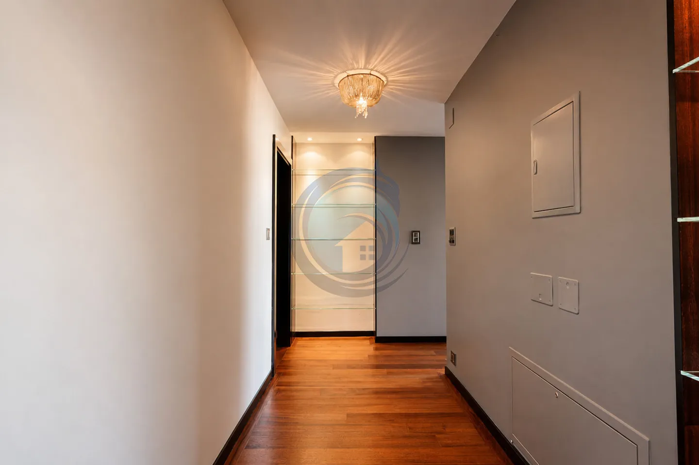 Magnifico duplex all'ultimo piano con vista mozzafiato sul lago - Foto 8 di 13