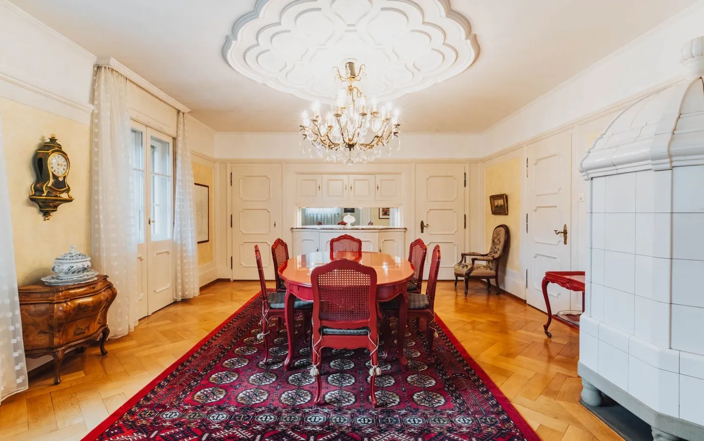 Villa with Practice Extension - Photo 13 of 41