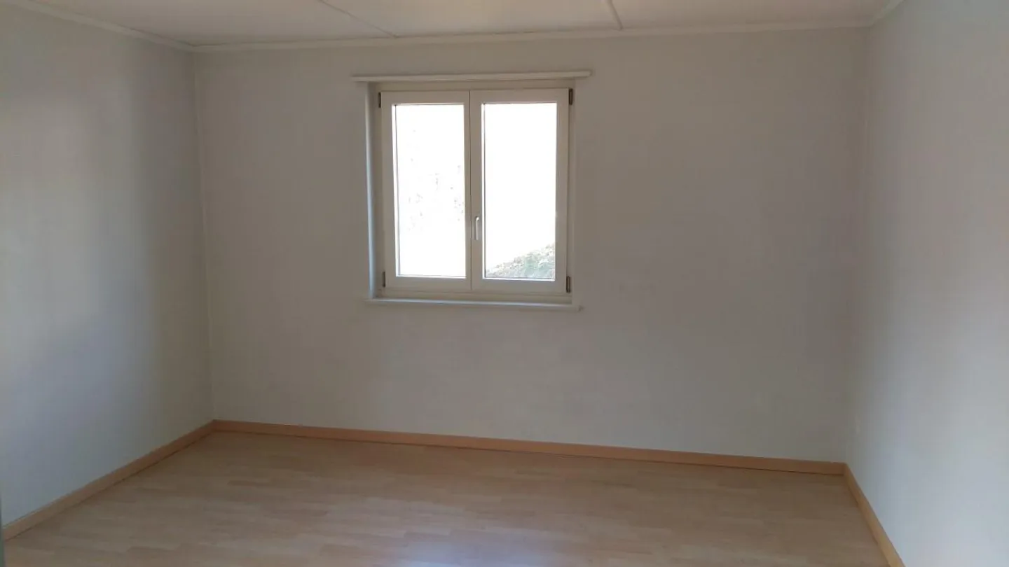 3 Room Apartment with Generous Balcony and Garage - Photo 6 of 7