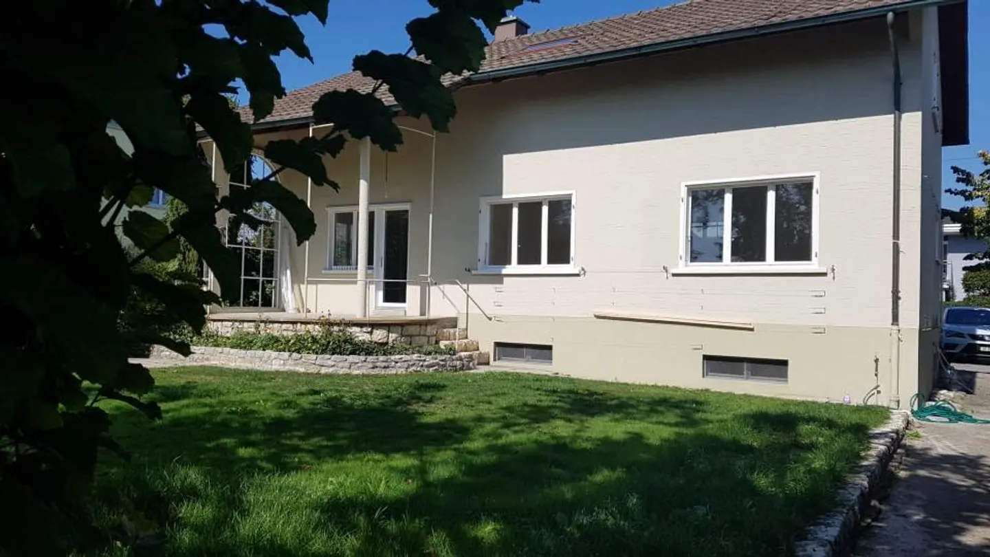 Casa unifamiliare per amanti del giardino - Foto 1 di 16