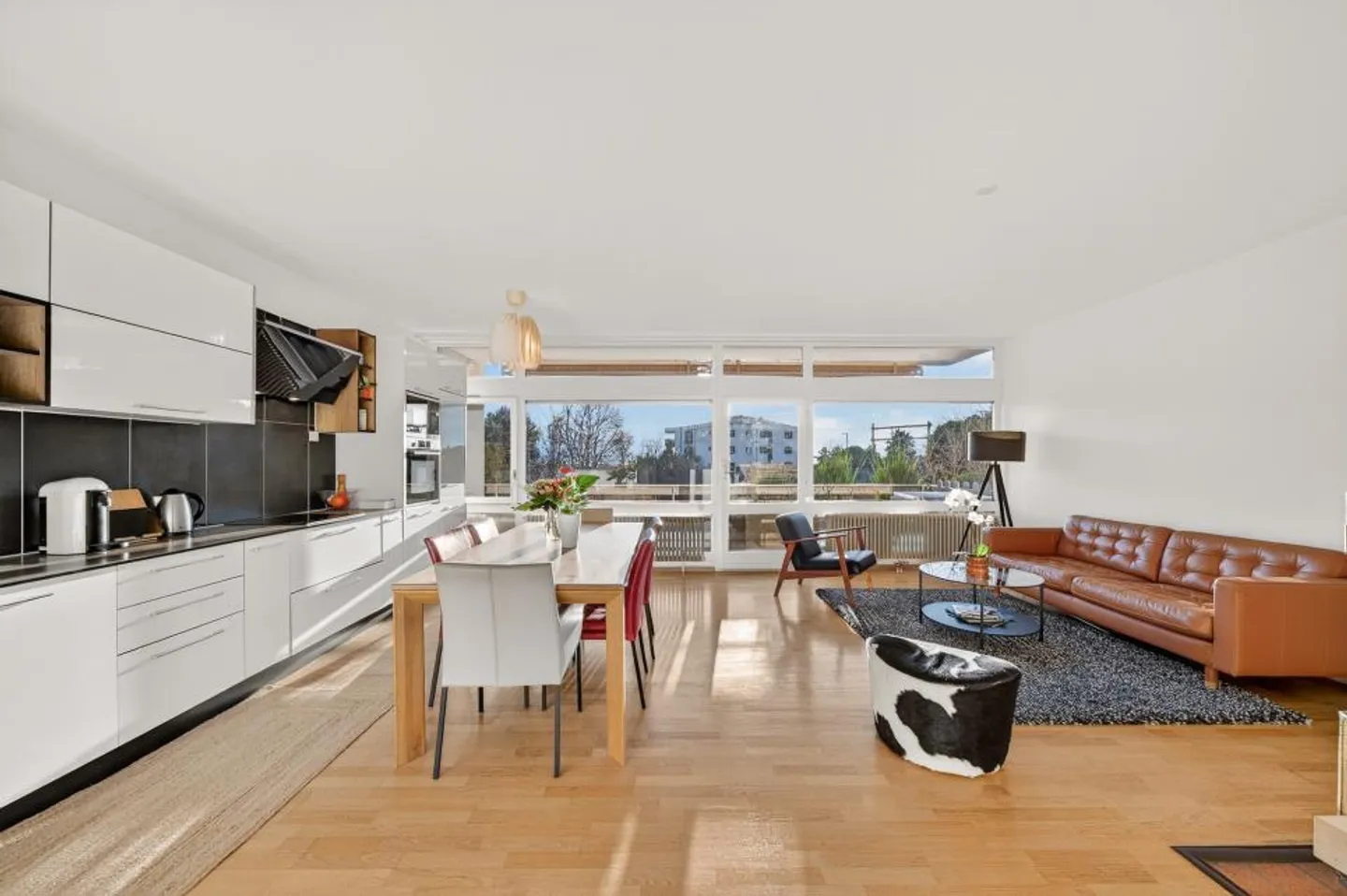 Außergewöhnliche Lage - Foto 2 von 11