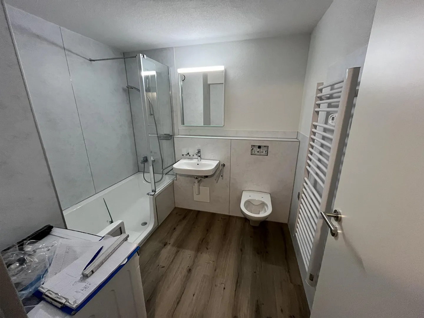 First rental modern 4.5 room apartment with south balcony - Photo 2 of 4