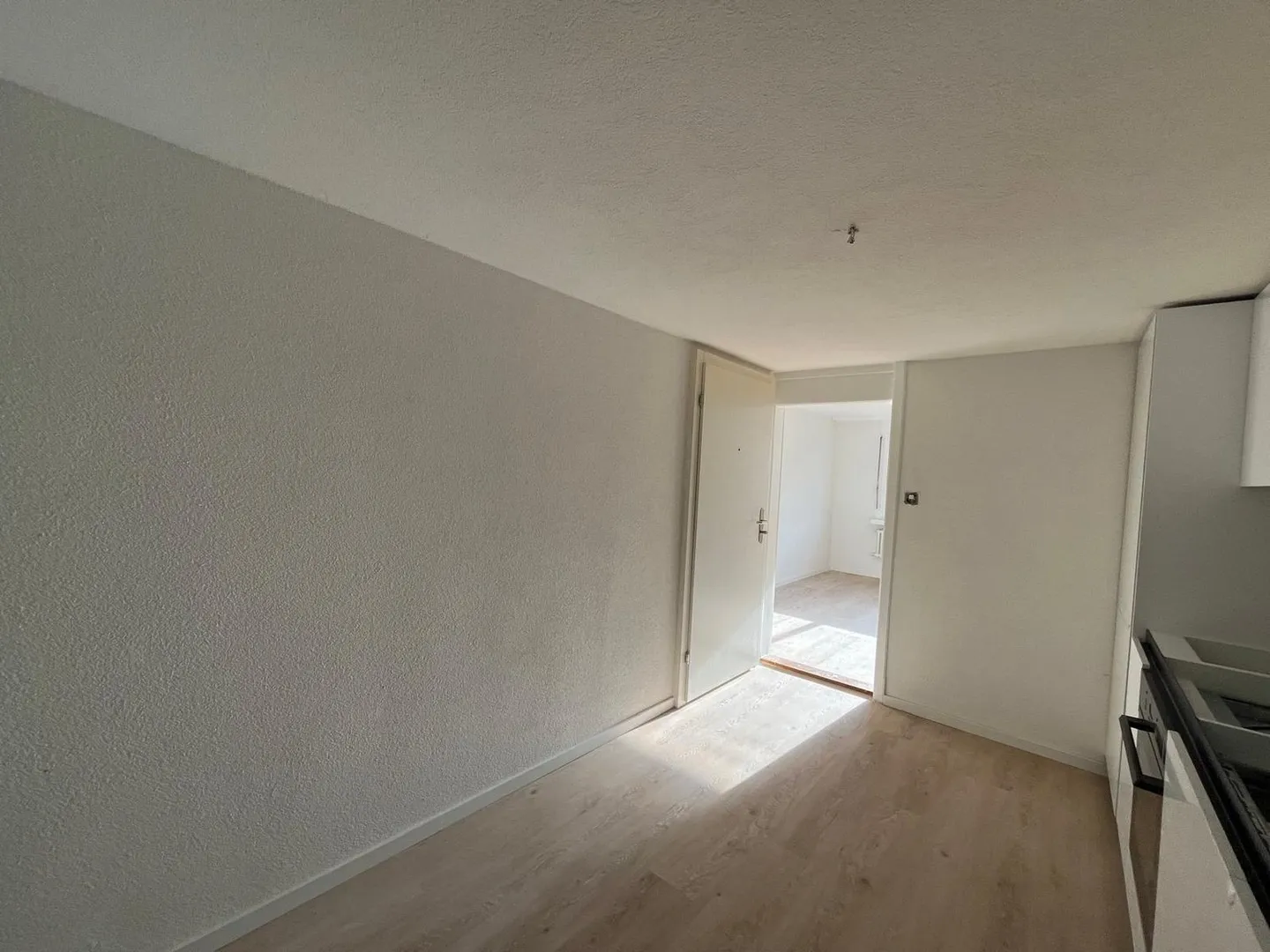 Charmante 3-Zimmer-Wohnung in historischem Gebäude in Kreuzlingen - Photo 7 of 11