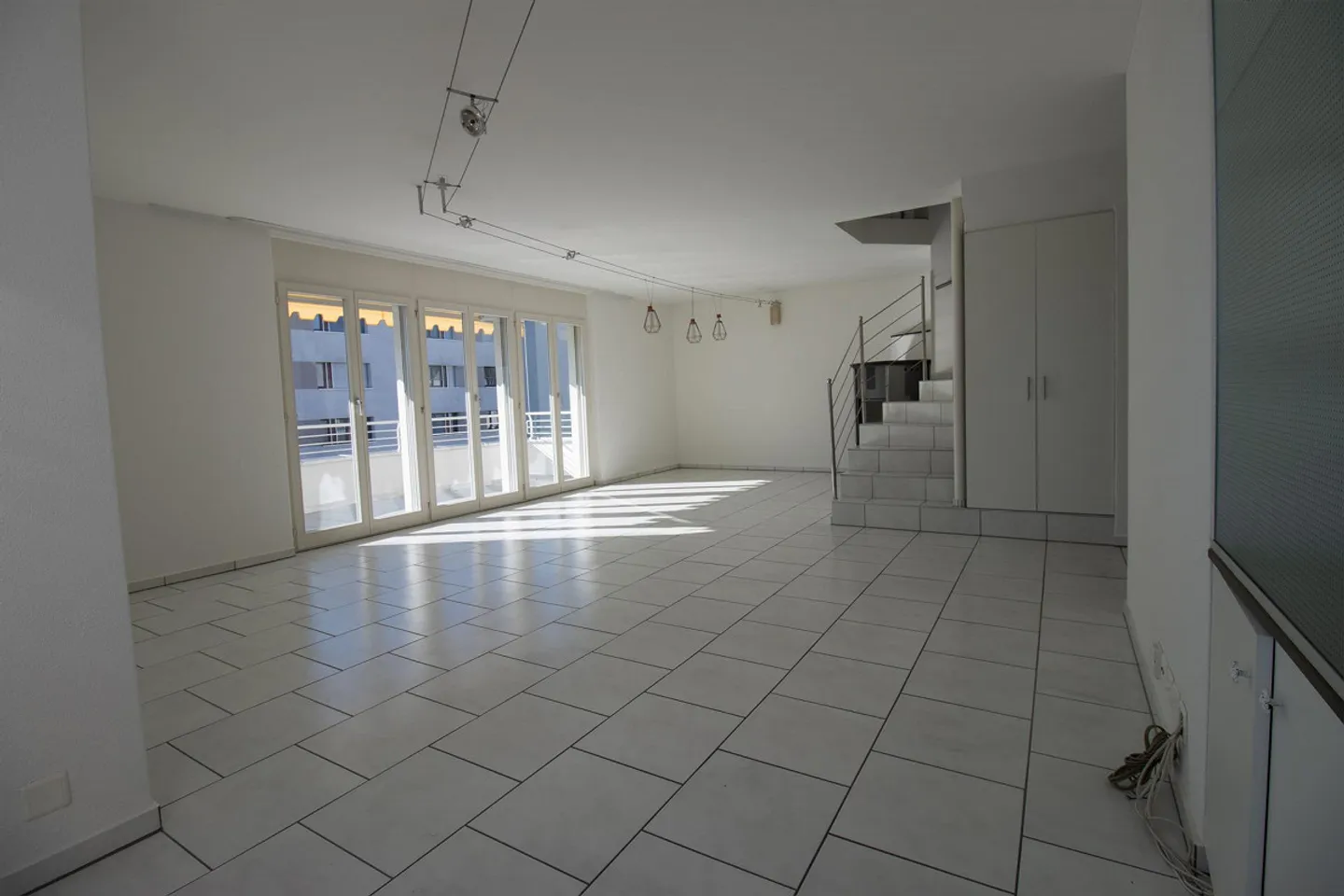 Beautiful 6½-room penthouse apartment in the heart of Cham - Photo 2 of 20