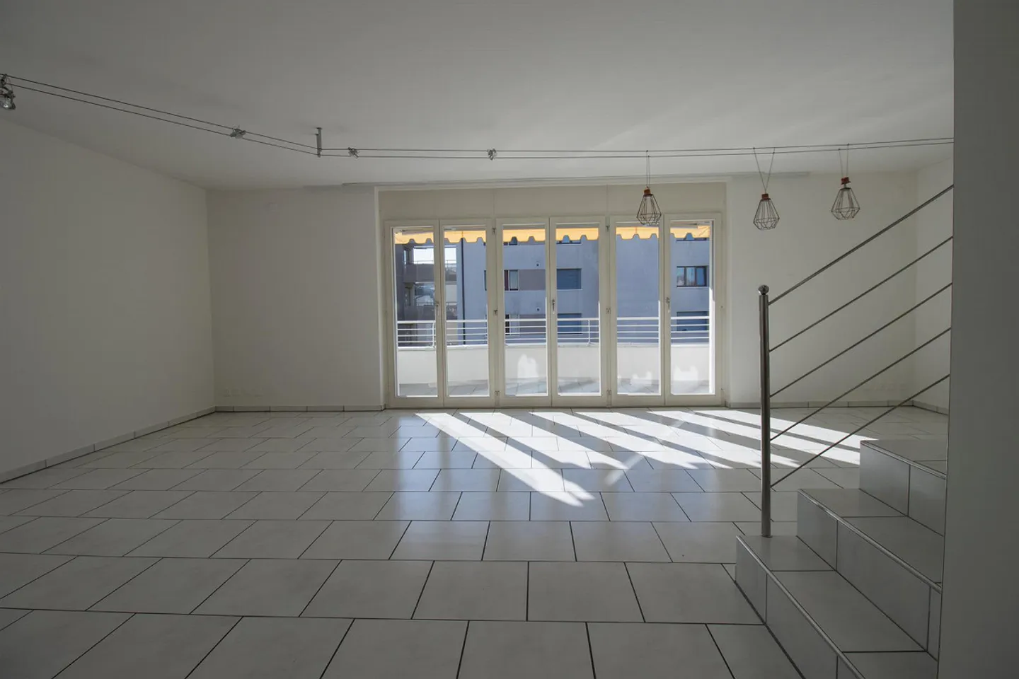 Beautiful 6½-room penthouse apartment in the heart of Cham - Photo 3 of 20