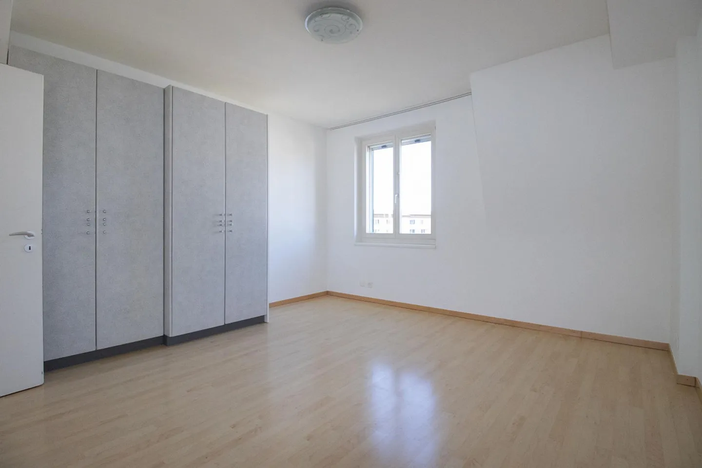 Beautiful 6½-room penthouse apartment in the heart of Cham - Photo 8 of 20