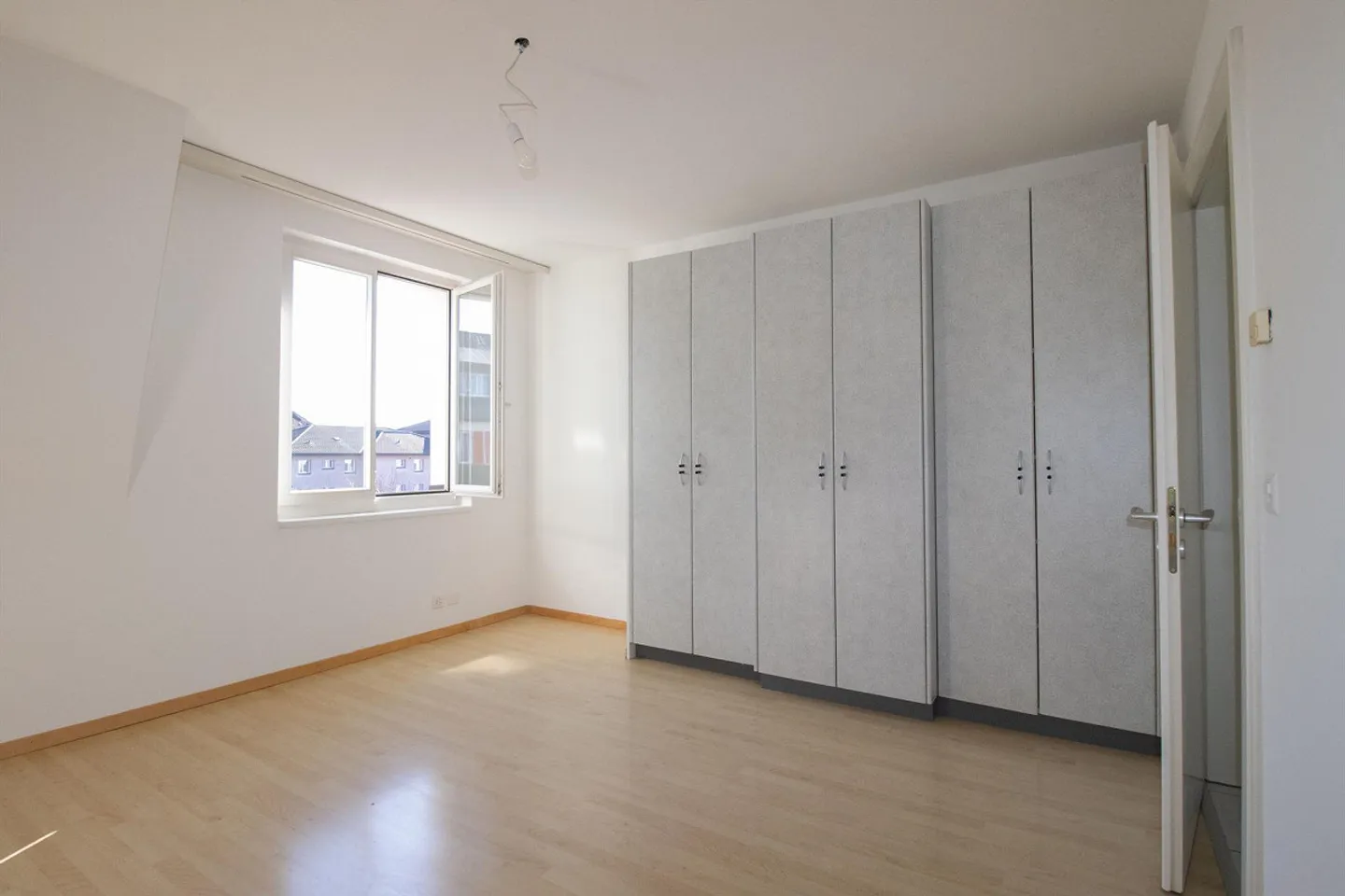 Beautiful 6½-room penthouse apartment in the heart of Cham - Photo 9 of 20