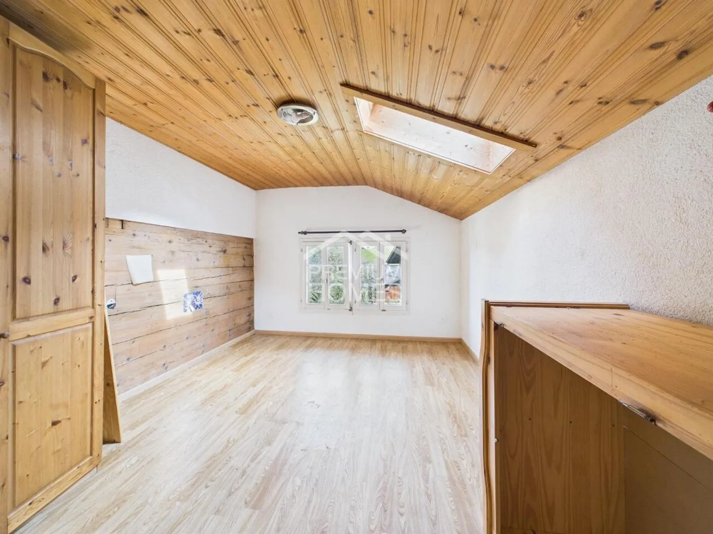 Charmantes Dreifamilienhaus - Perfekt für Freizeit- und Outdooraktivit - Foto 5 von 9