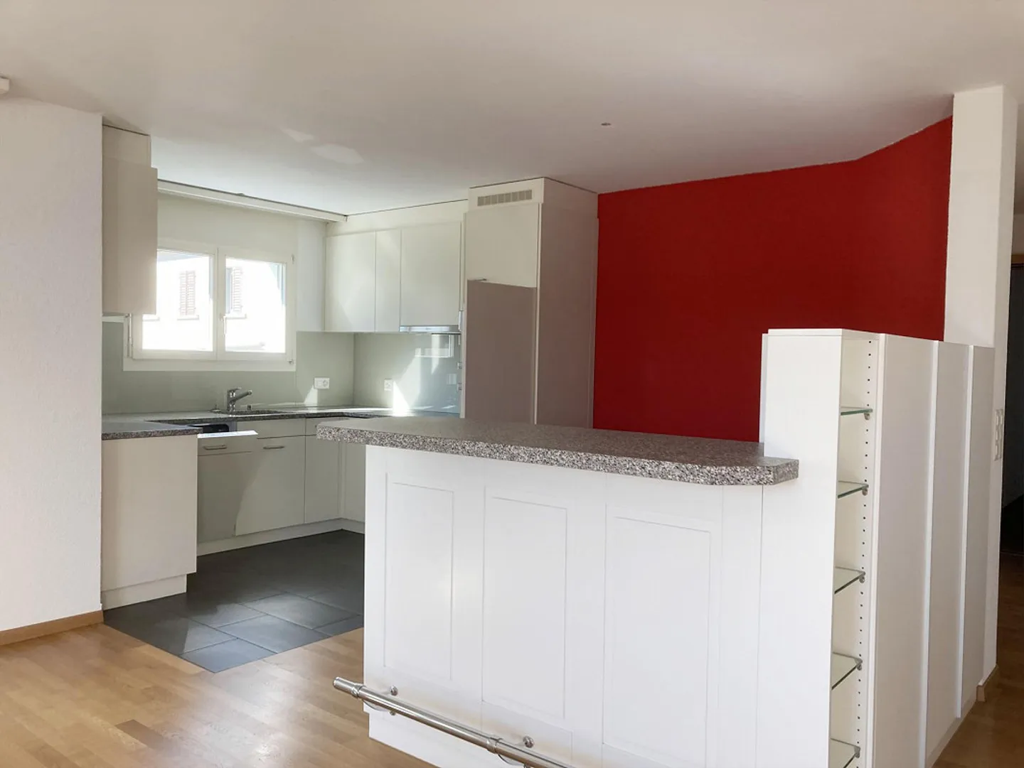 Bellissimo appartamento di 2,5 stanze, situato centralmente vicino alla stazione di Wil - Foto 1 di 7