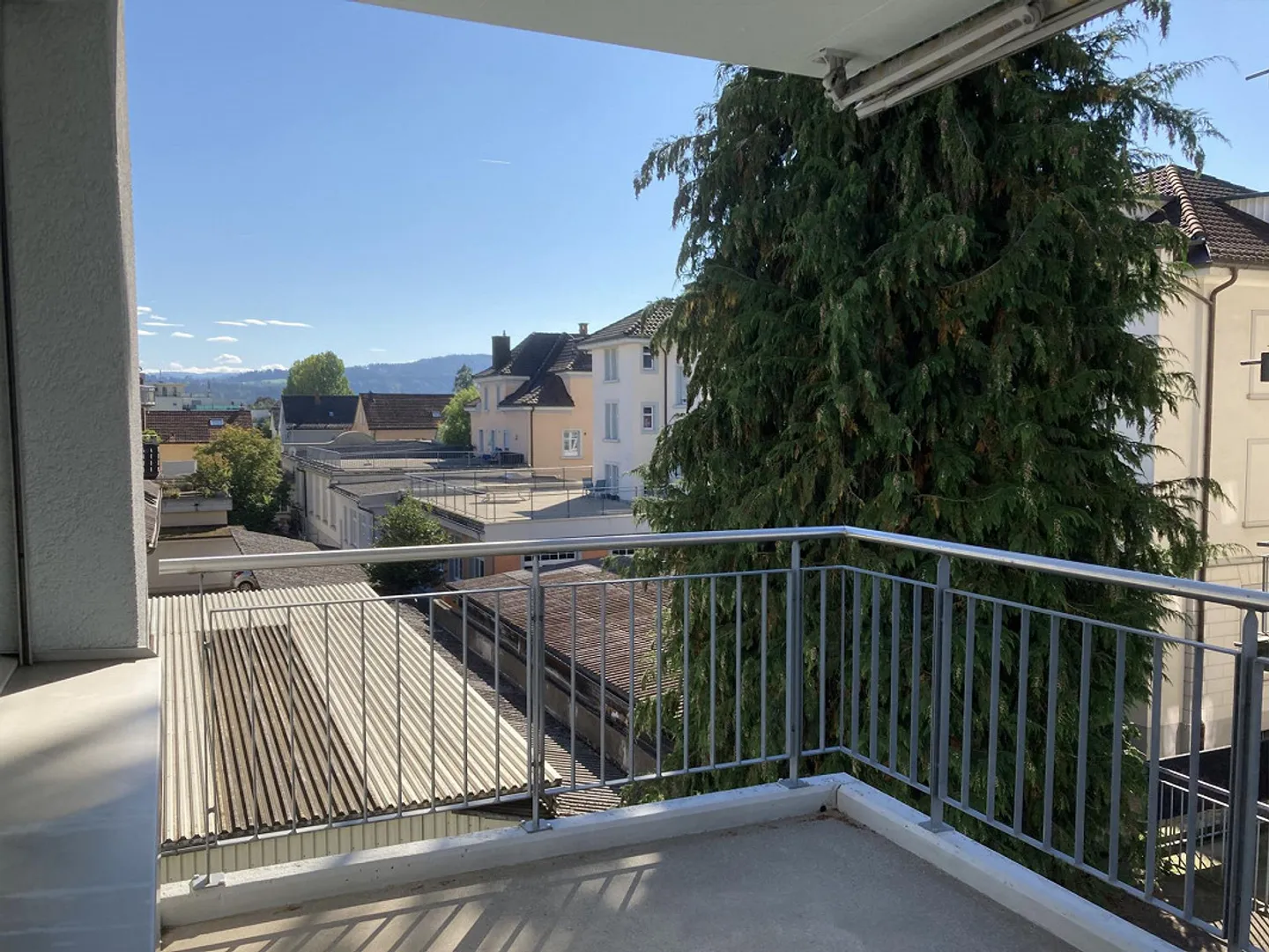 Bellissimo appartamento di 2,5 stanze, situato centralmente vicino alla stazione di Wil - Foto 2 di 7