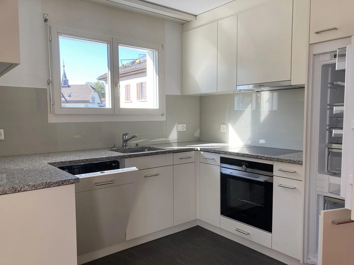 Bellissimo appartamento di 2,5 stanze, situato centralmente vicino alla stazione di Wil - Foto 4 di 7