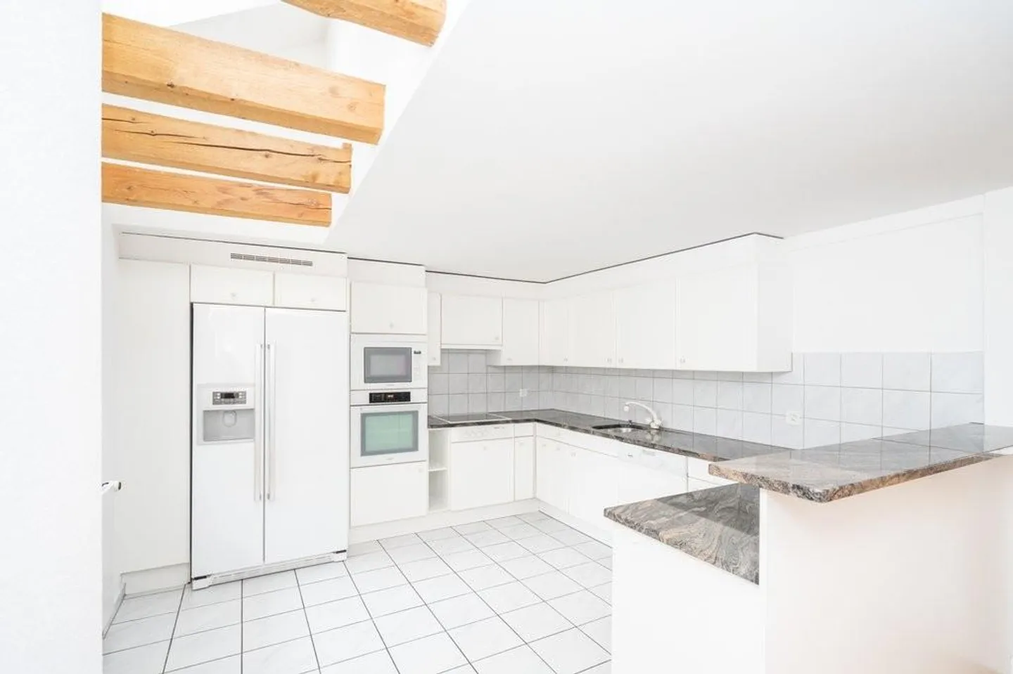 Belle appartement en duplex au cœur de Fribourg jusqu'à l'été 2027 - Photo 2 sur 8