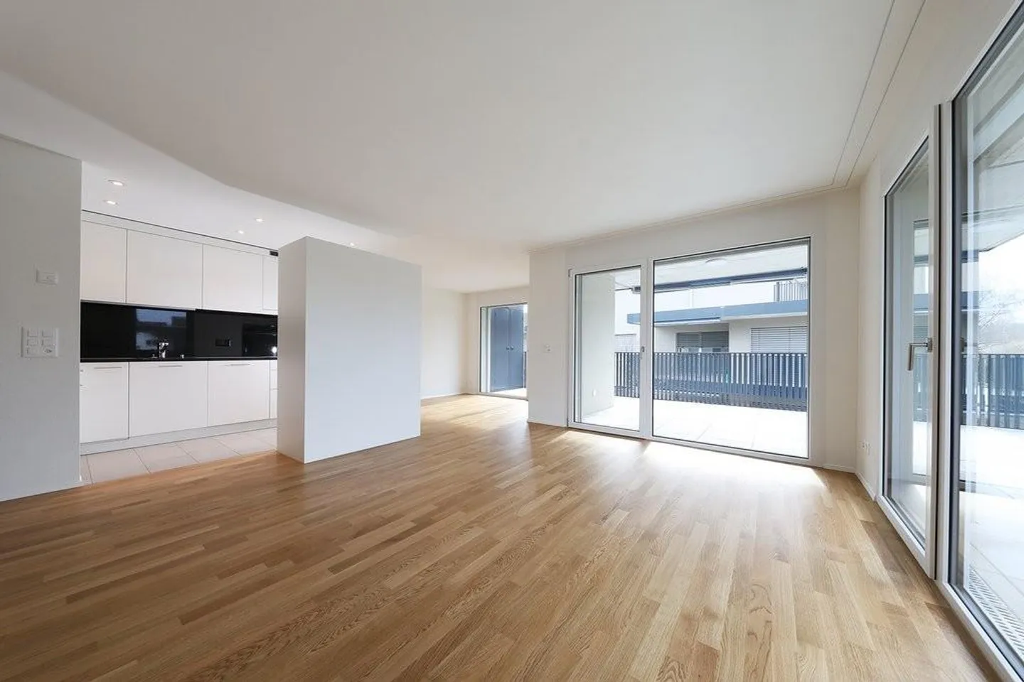 Charmante Wohnung mit Balkon - Foto 2 von 6