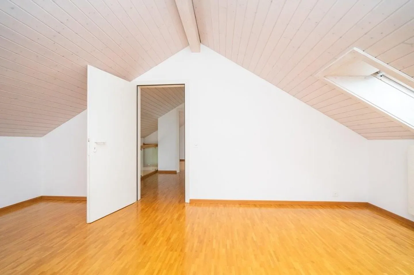 Belle appartement en duplex au cœur de Fribourg jusqu'à l'été 2027 - Photo 7 sur 8