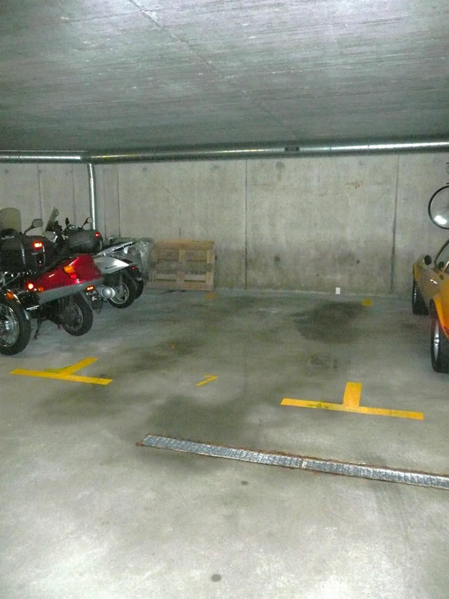 Parking space in Dietlikon - Photo 3 of 3