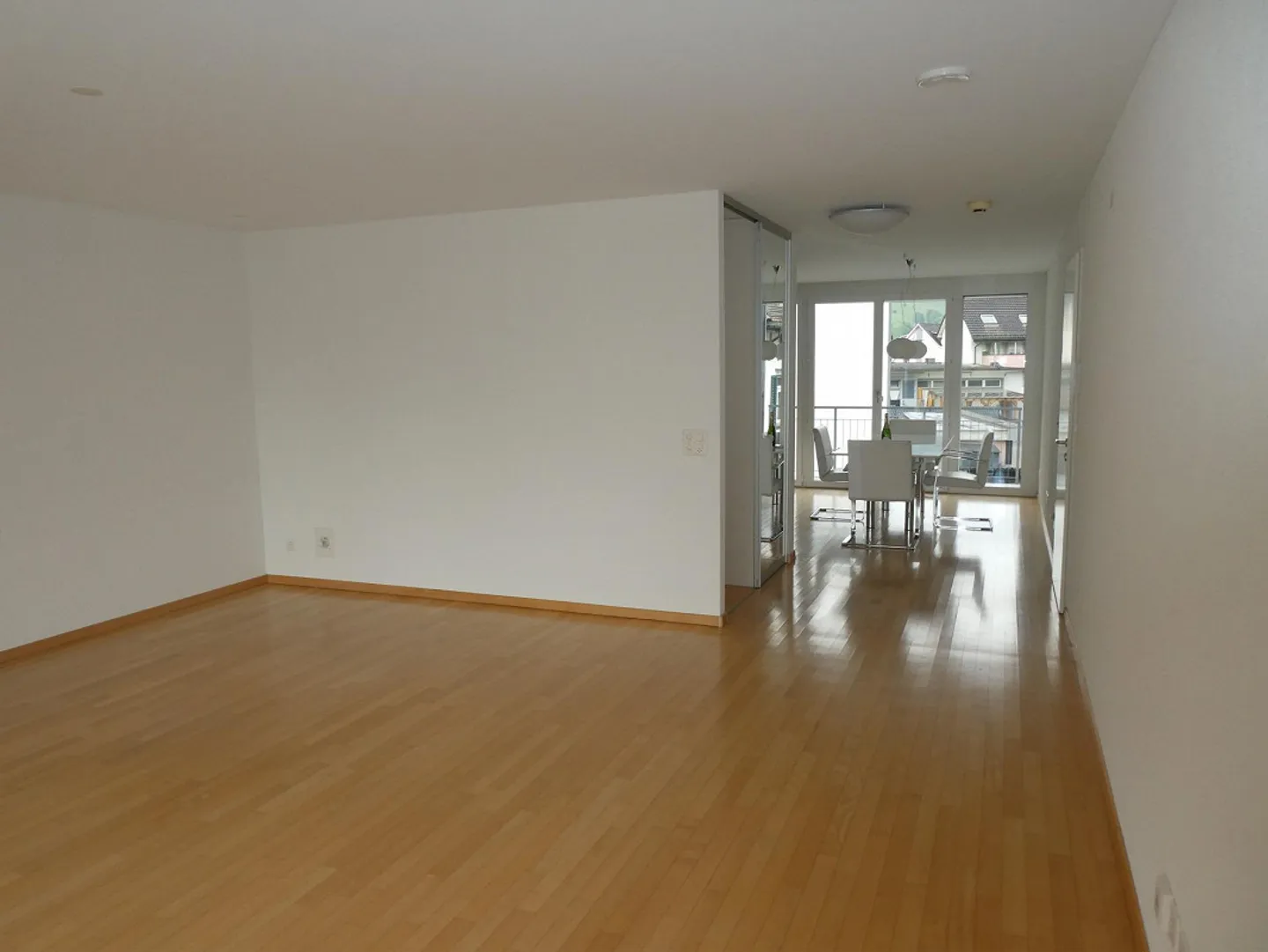 Zentrale 4.5 Zimmerwohnung in Flums - Foto 3 von 17