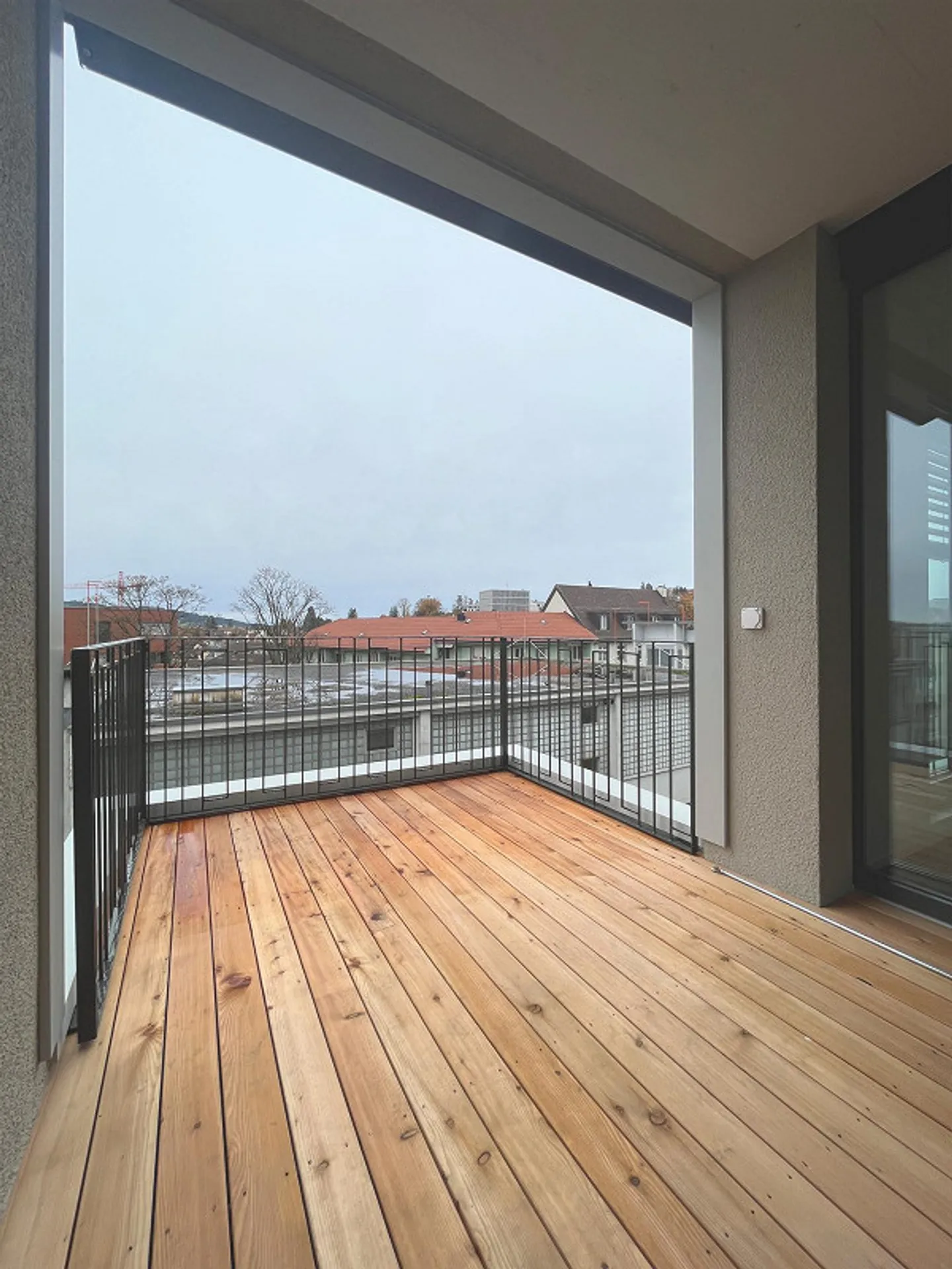 Beautiful living with urban flair - Photo 6 of 7